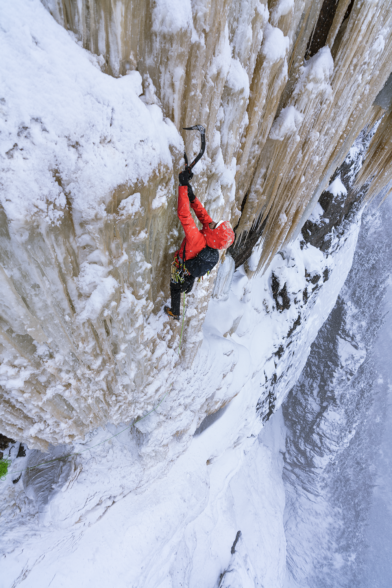 202002_VerticalIce_Quebec_JohnPrice_DSC5413shrp_rd.png