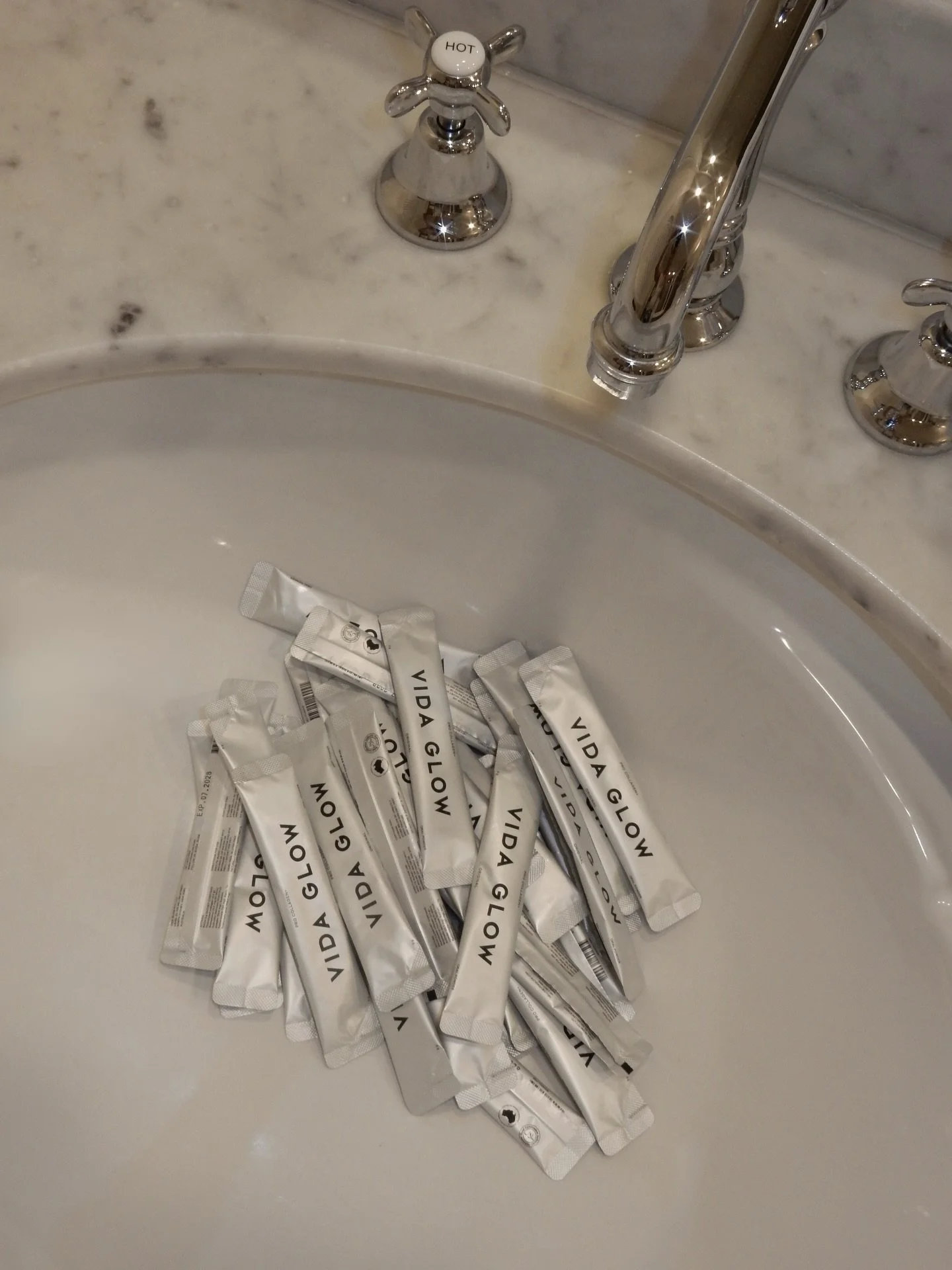 Partial to looking plump and hydrated with @vida_glow Pro Collagen+ 
⠀⠀⠀⠀⠀⠀⠀⠀⠀
Shop online or in clinic.