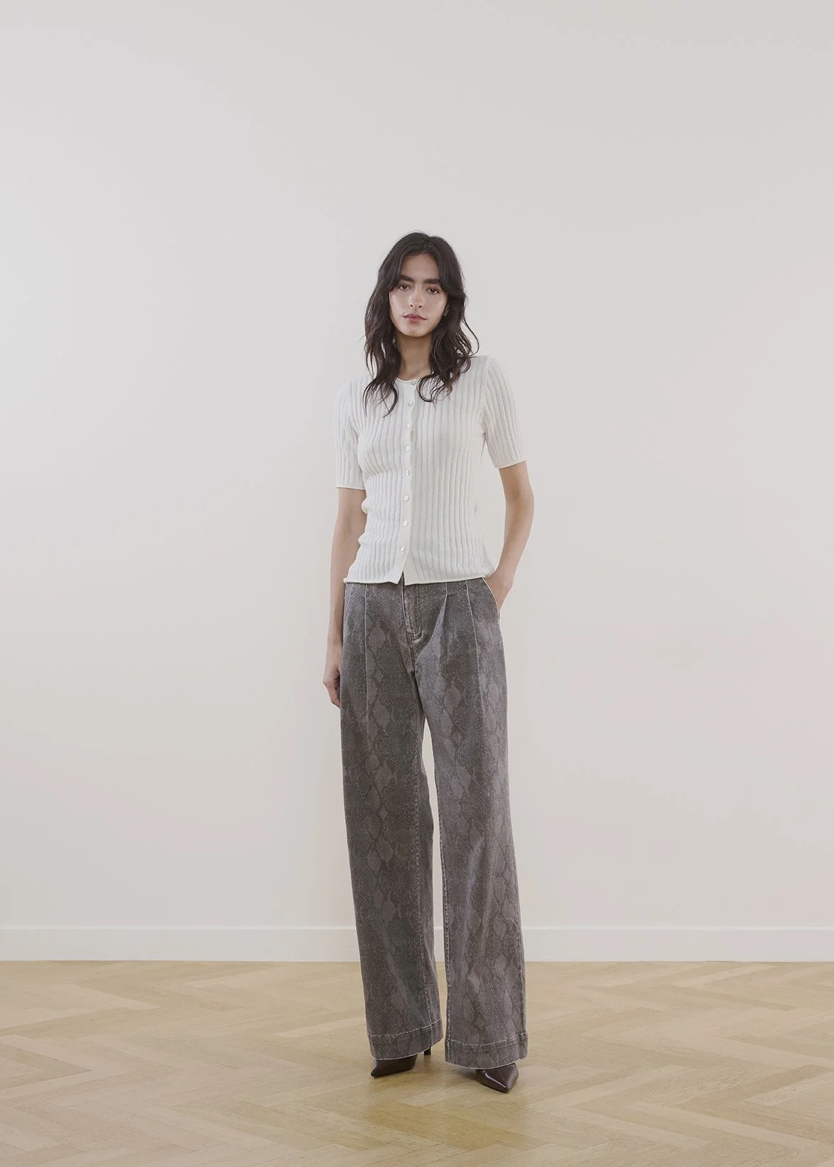 LOOK 19
