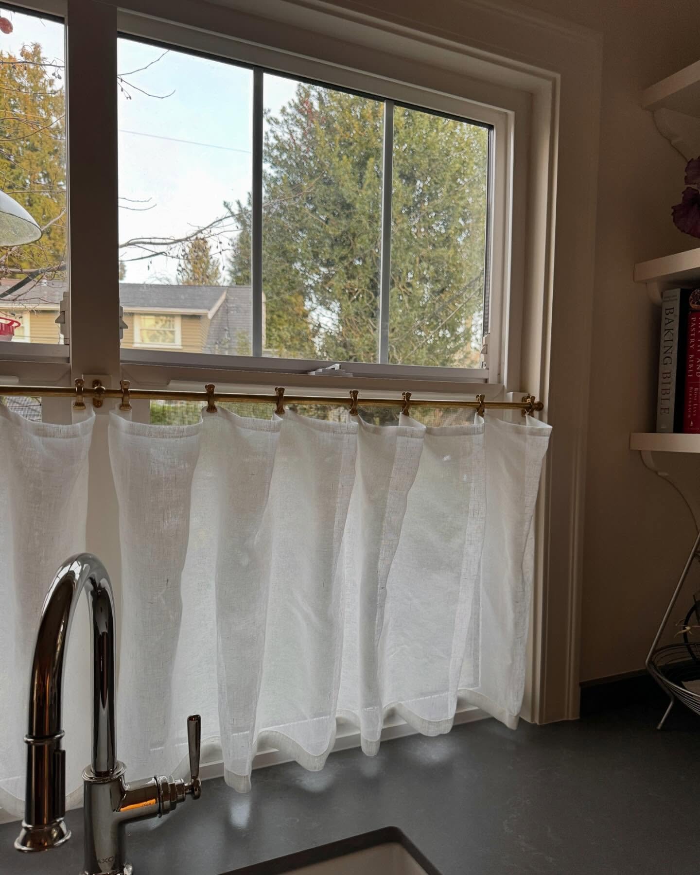 Loved being part of this deVOL inspired kitchen by @cathyradcliffe. A relaxed cafe panel in 100% linen on @devolkitchens unlacquered brass hardware.