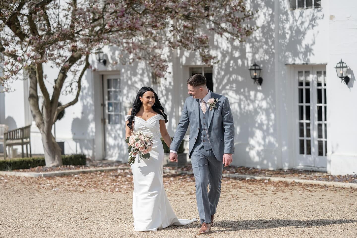 Adele &amp; Tayler&rsquo;s beautiful @warwick_house wedding is finally up on my blog! See link in bio Such a gorgeous couple to work with, I had a fabulous day! Huge congratulations to the new Mr &amp; Mrs Dodds &hearts;️
Flowers by @thetomlinsonflow