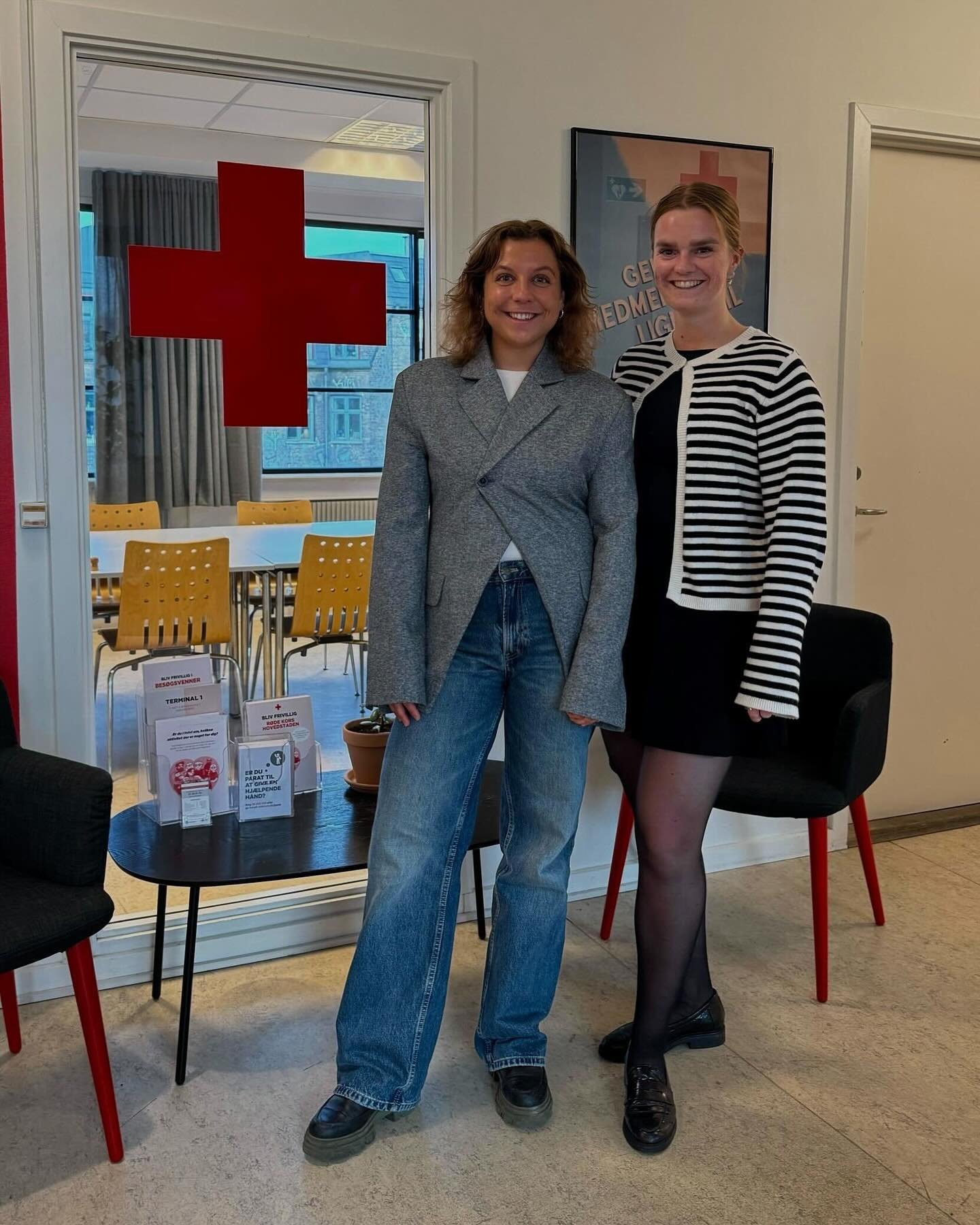 Her til aften har Charlotte og Frederikke v&aelig;ret p&aring; bes&oslash;g hos R&oslash;de Kors, hvor de har holdt opl&aelig;g for organisationens kommunikationsfrivillige. Dette har de gjort i forbindelse med rebrandingen af deres Instagram-profil,