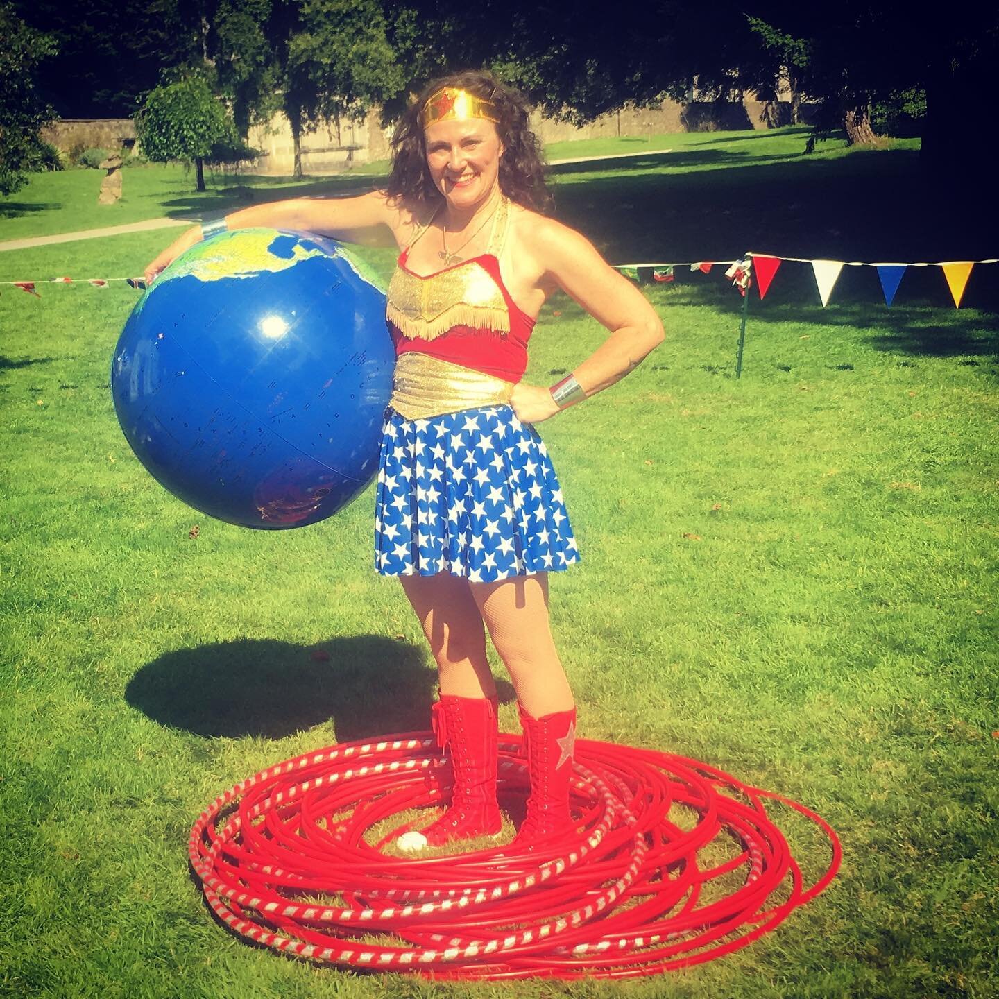 Erm newsflash !!!!! I&rsquo;m performing my Wonder Woman show this Friday at 6.30pm @popupparadise with @interstellarartists 
It&rsquo;s been over a year due to the broken leg and covid closures !!! Now all I need is to remember the story line ..... 