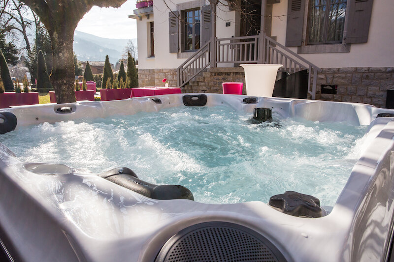 Villa-Rose-hot-tub-in-sunshine.jpg