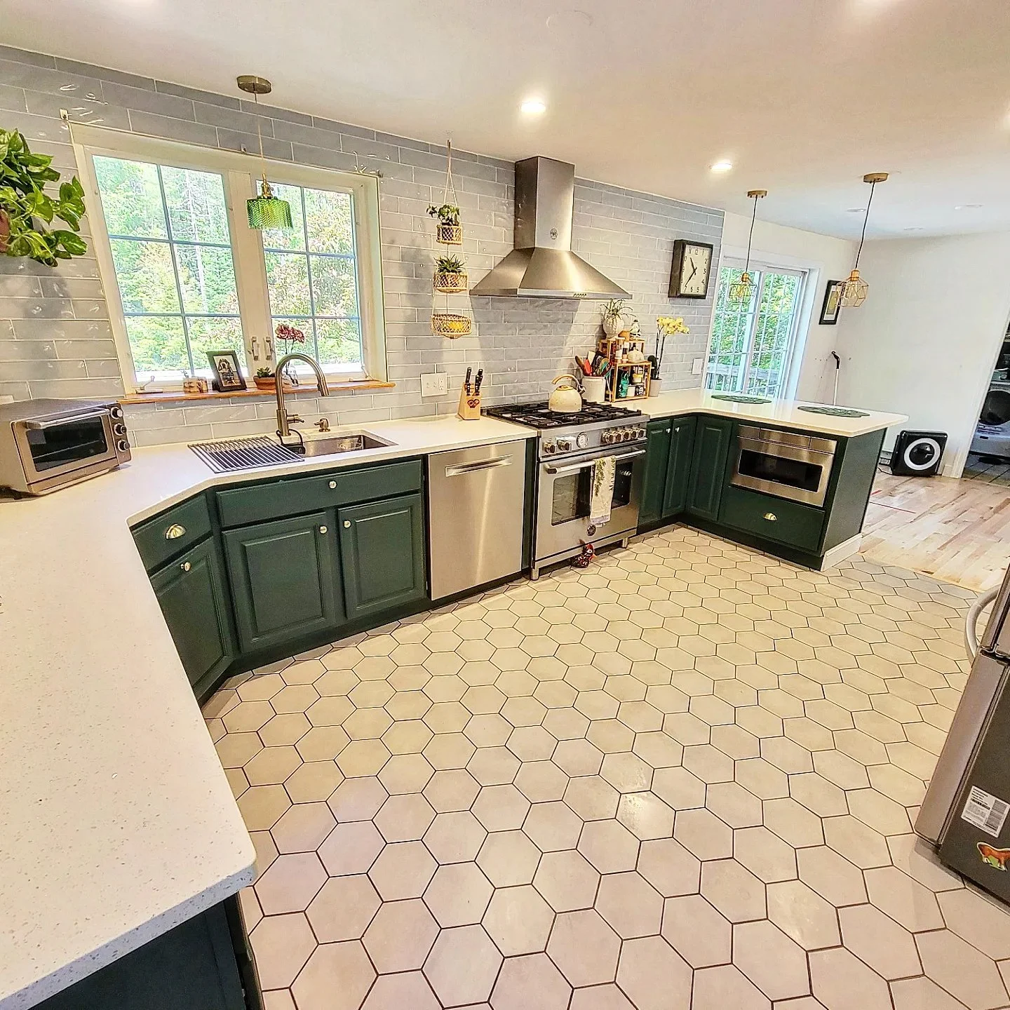 Contemporary Traditional Kitchen Remodel by Stone Coast Remodeling project photo