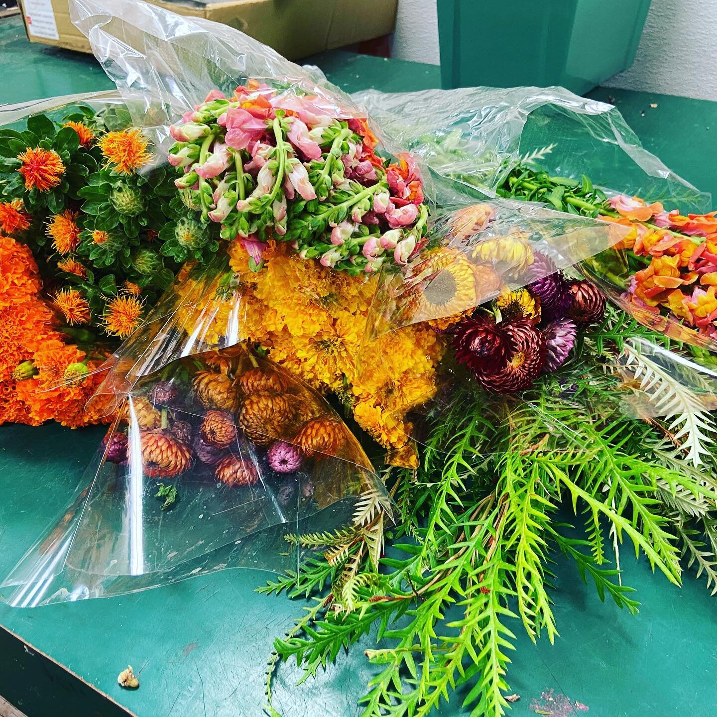 Next virtual class will be on September 1st at 7PM CT. Join us as we create a taller arrangement with flowers native to the season. DM us for more details.