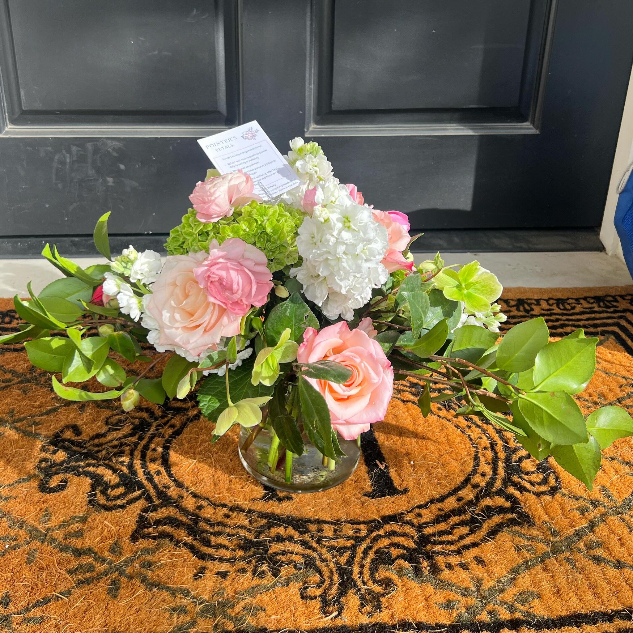 Although we remain focused on creating custom pieces for your events, we do still offer our subscription services! What better way to show a little love than scheduling weekly, bi-weekly, or monthly floral arrangements with delivery right to their do