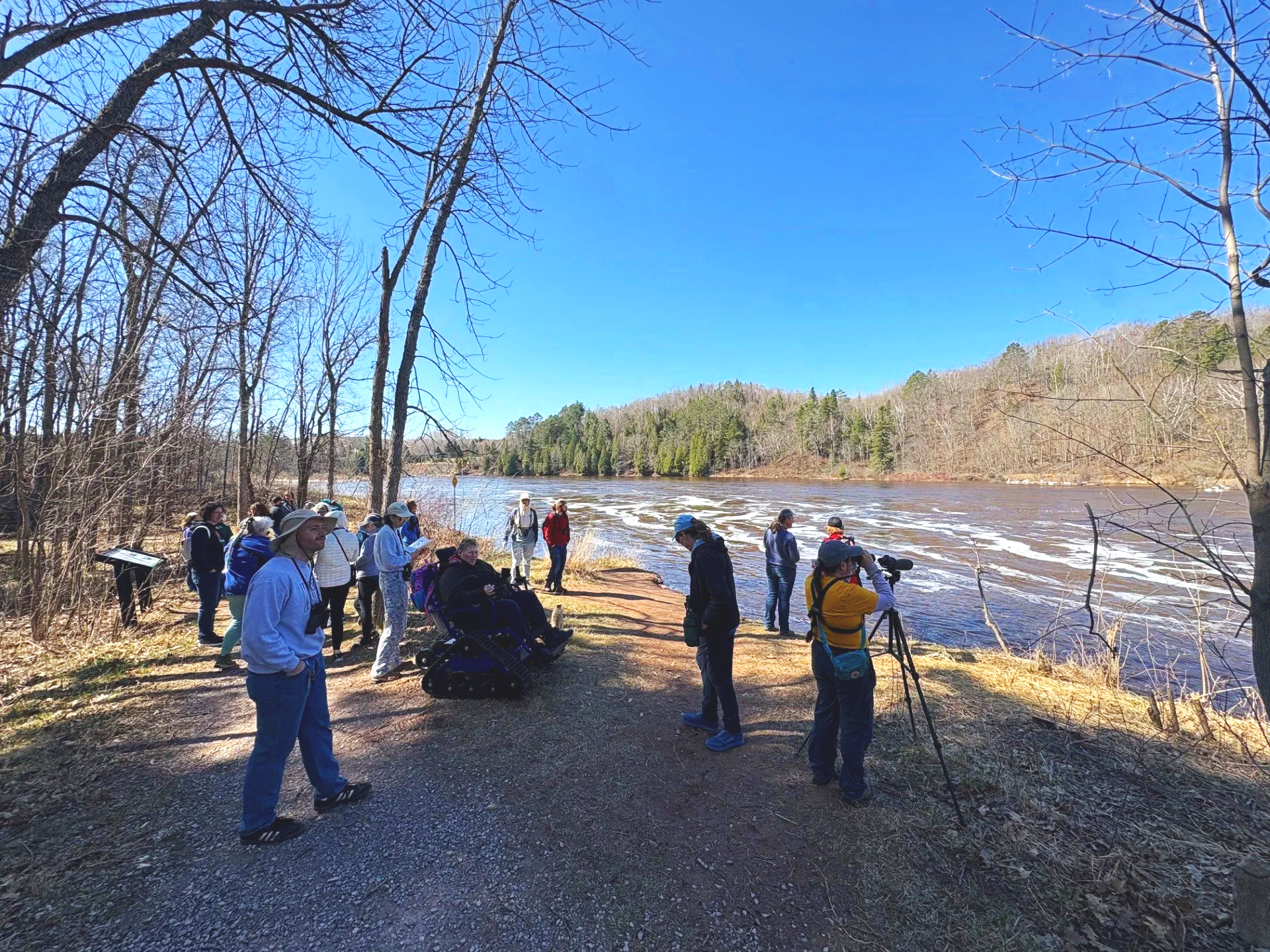 “Everyone (Peli)can Bird!” -recap of birding event at Chambers Grove 