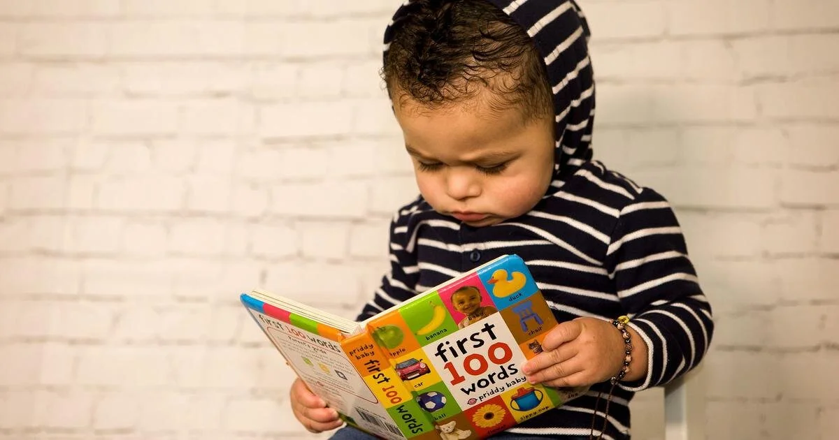 people reading 6.jpg