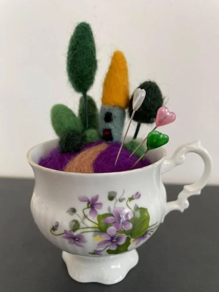 Needle felted Tea Cup pincoushin