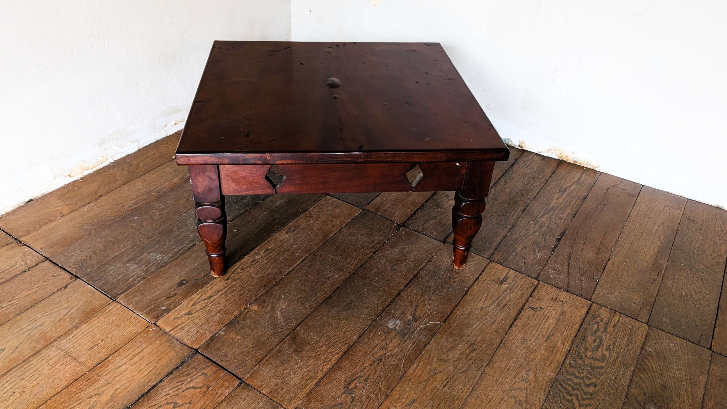 Coffee Table - 03.jpg
