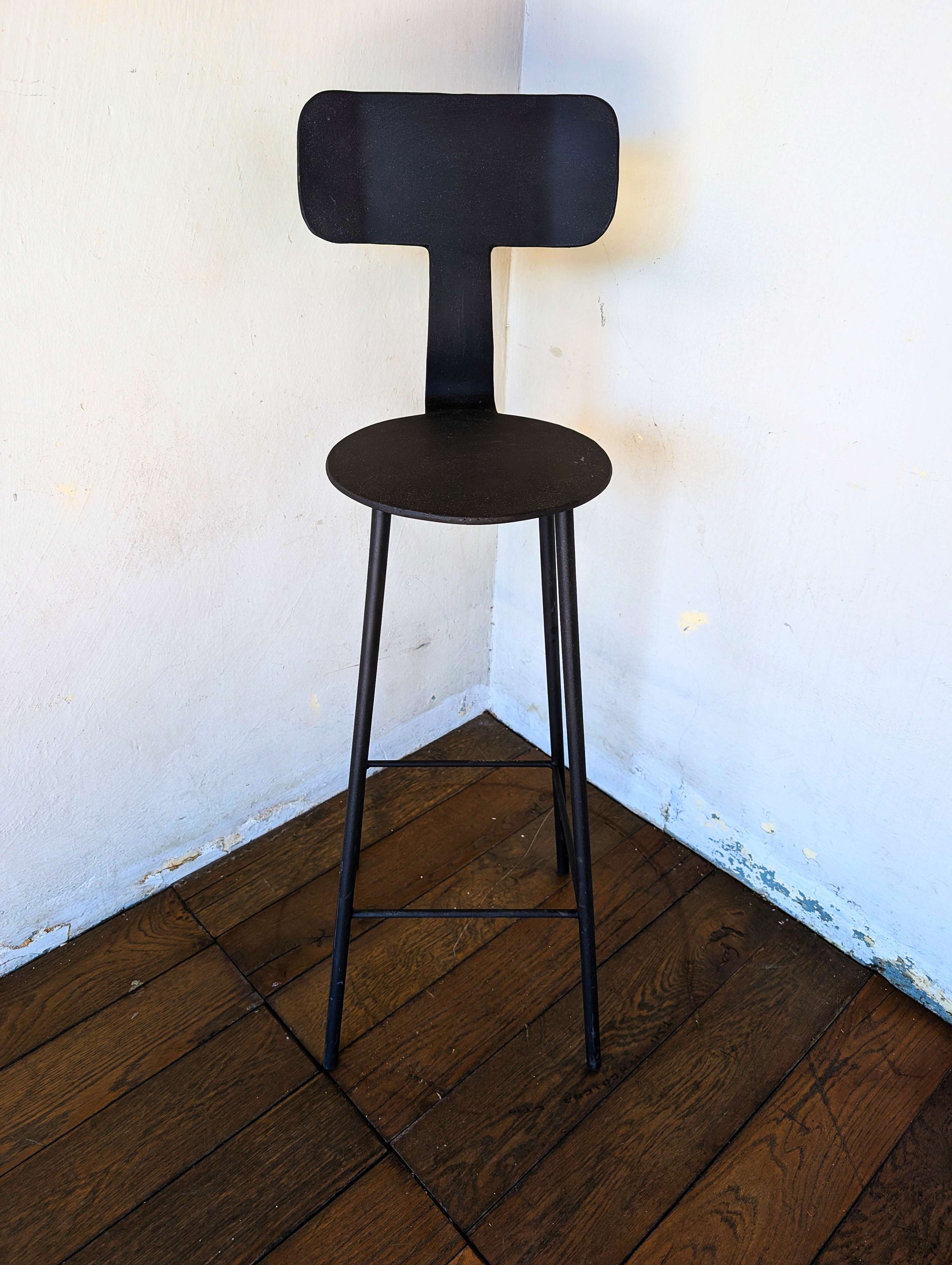 Black chair - 01.jpg