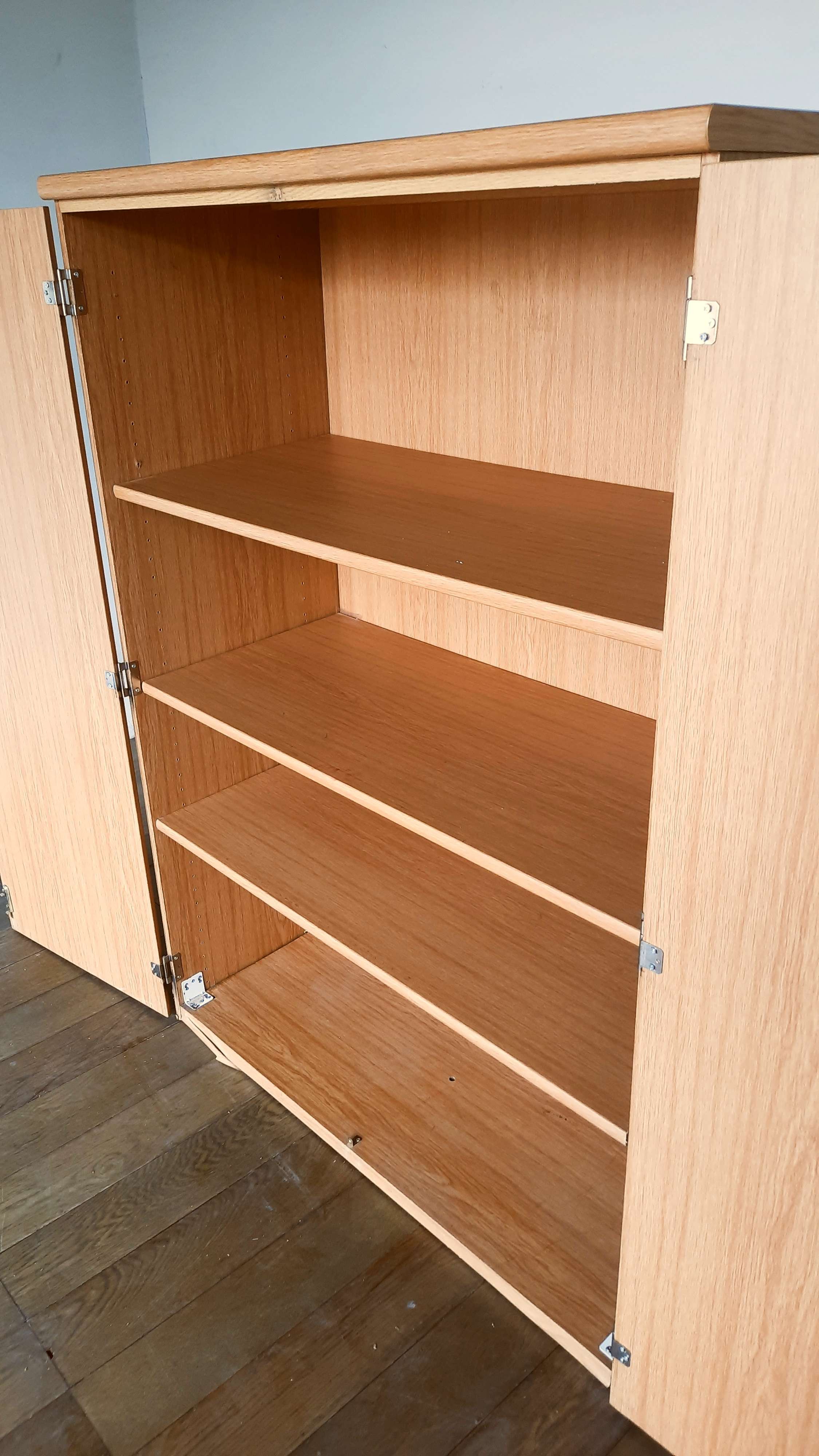 Cabinet-06.jpg