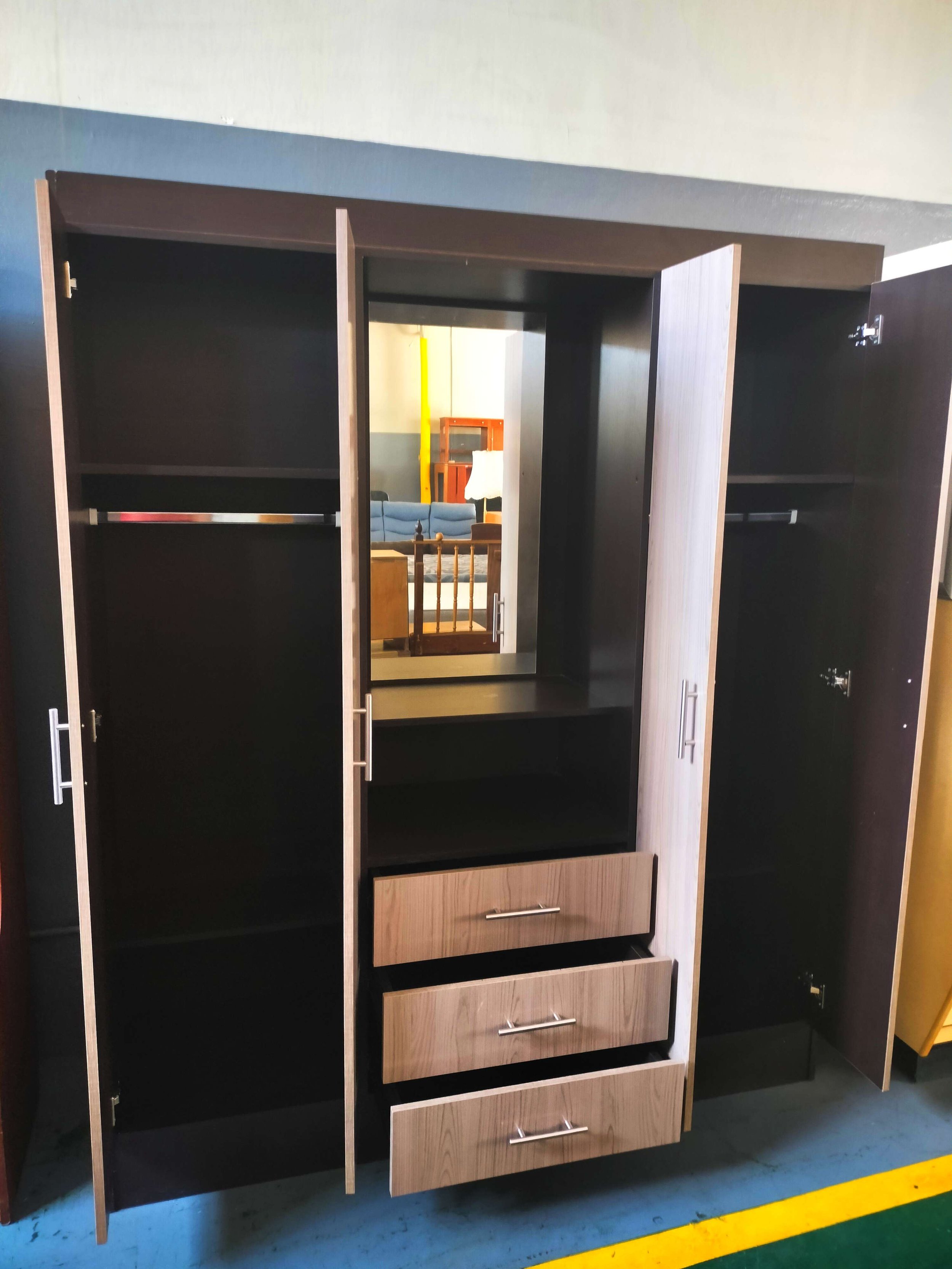 Cupboard-01.jpg