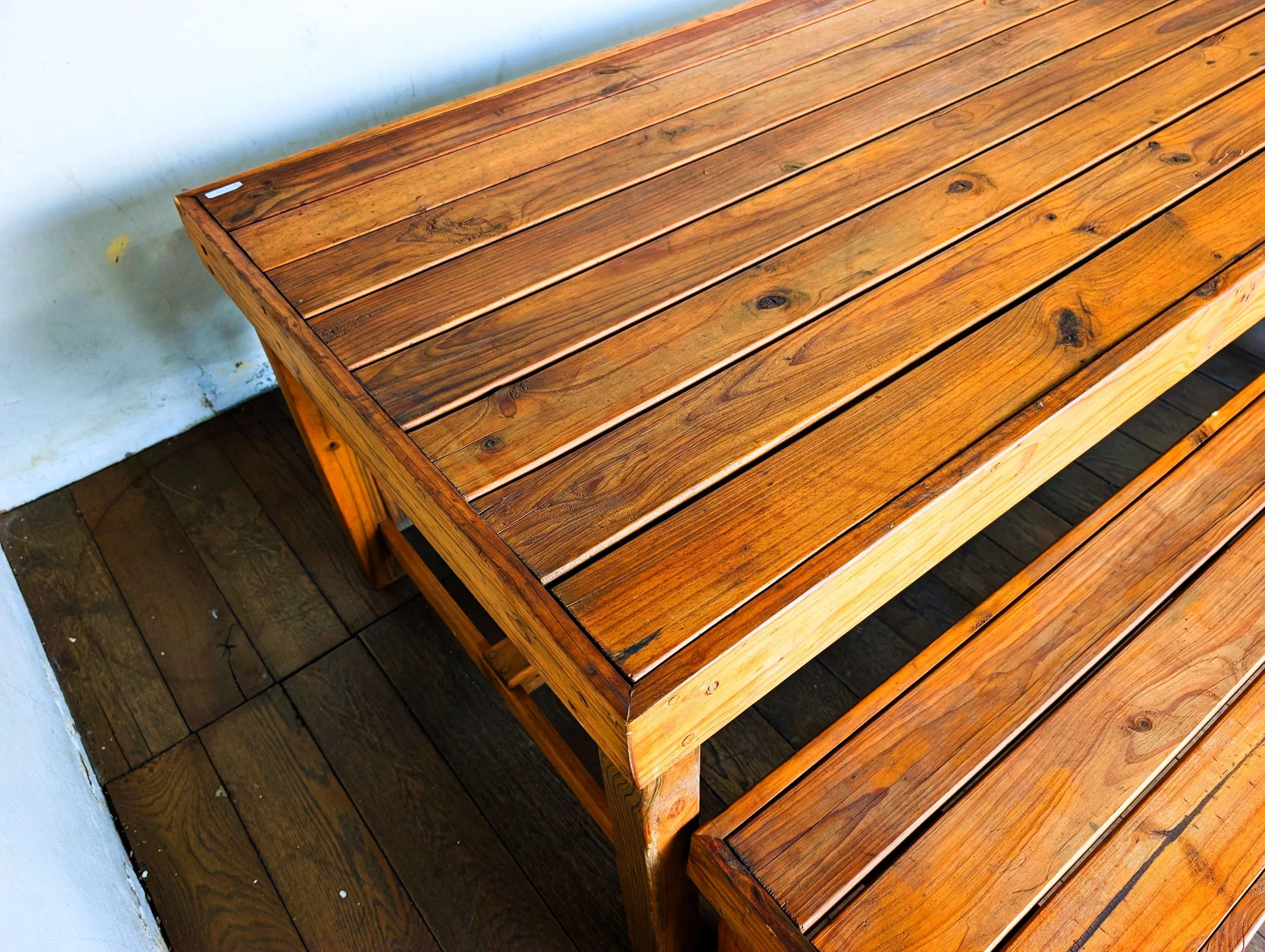 Table with 2 benches - 01.jpg