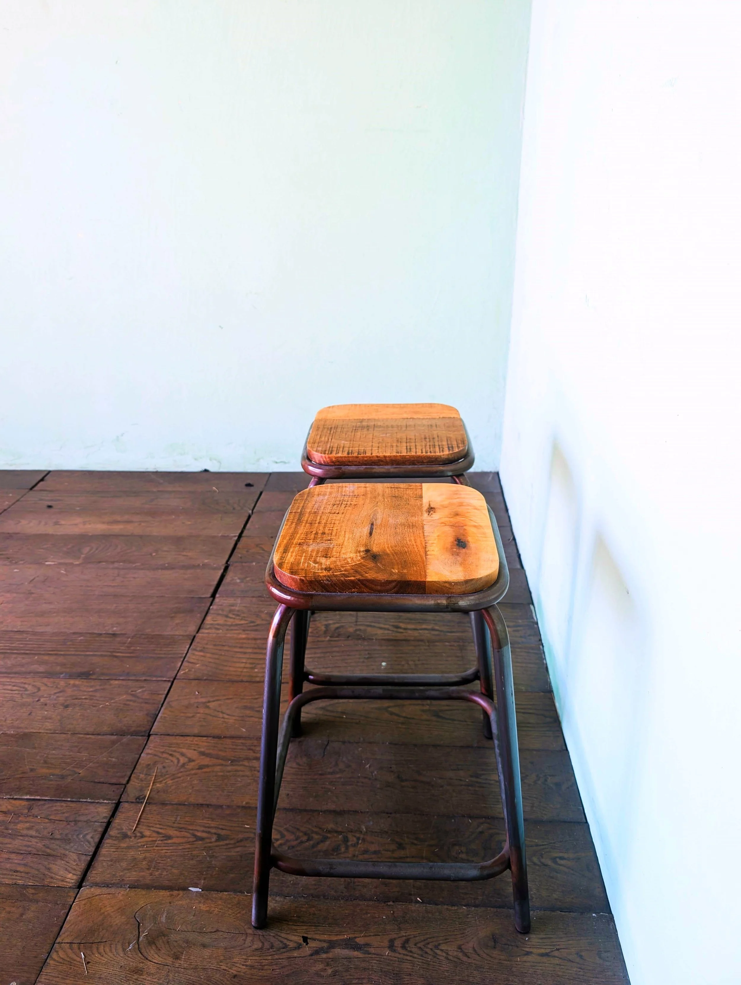 Set of bar Chairs - 02.jpg