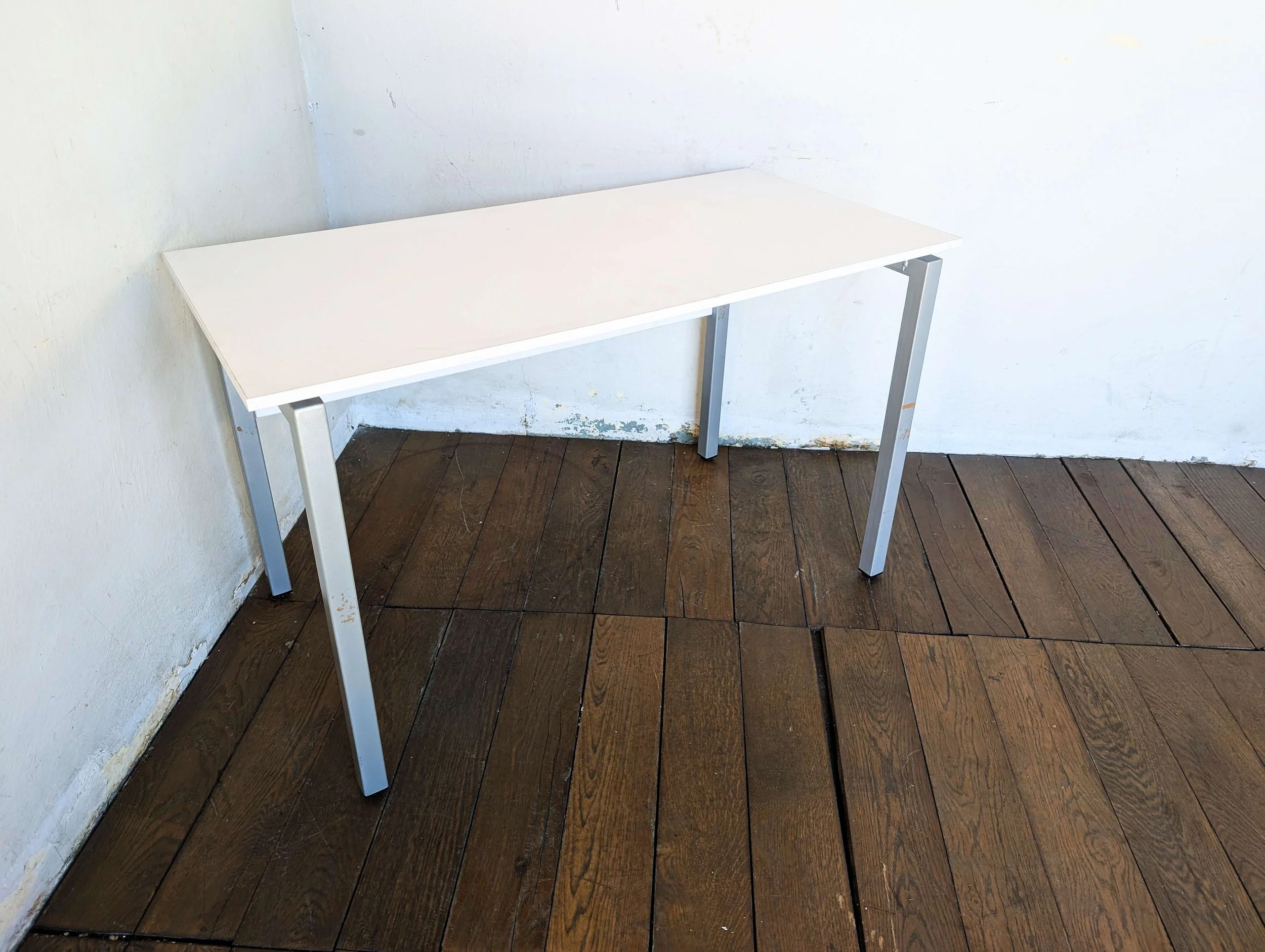 Study Desk - 03.jpg