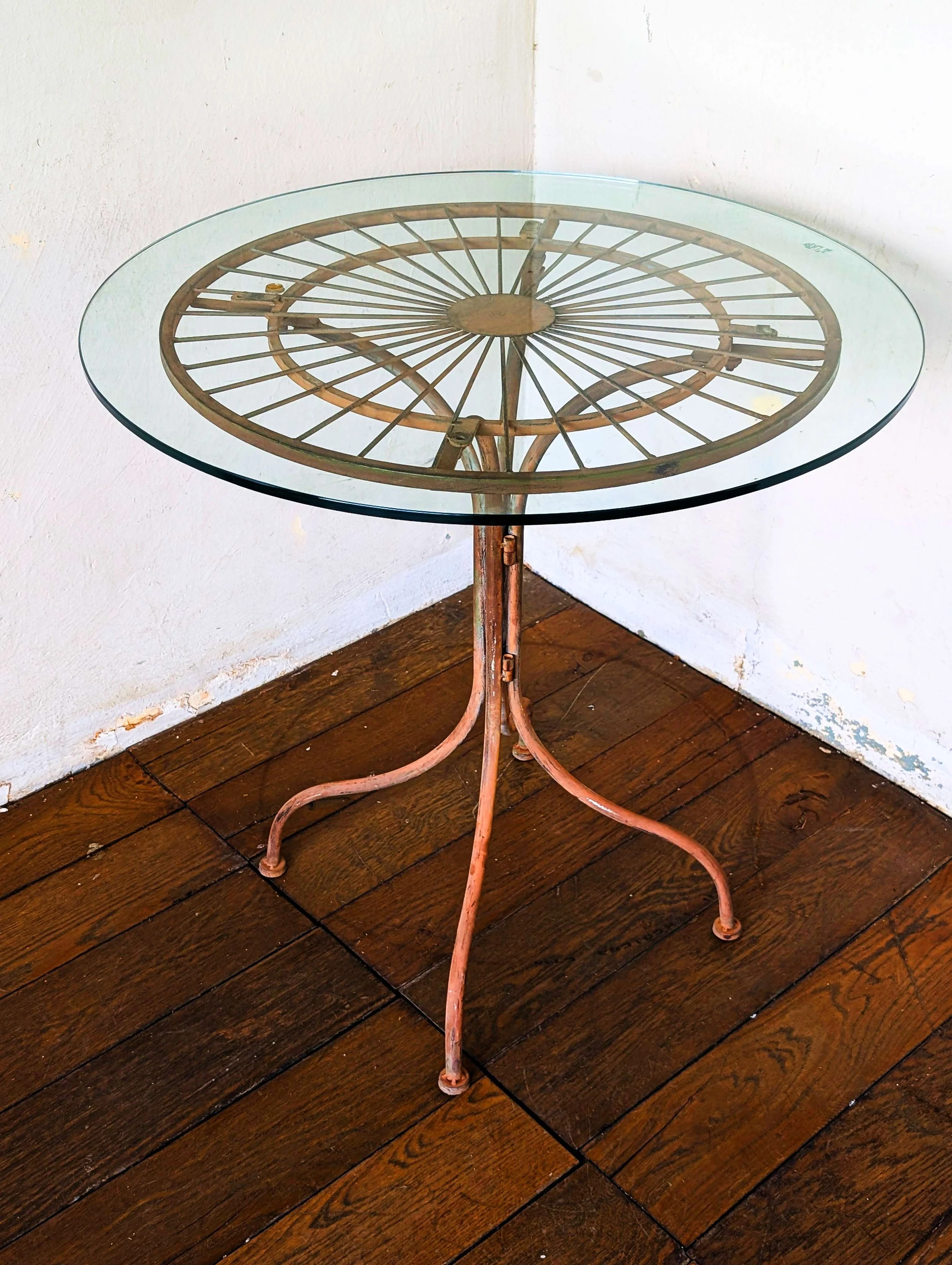 Round Glass - 05.jpg