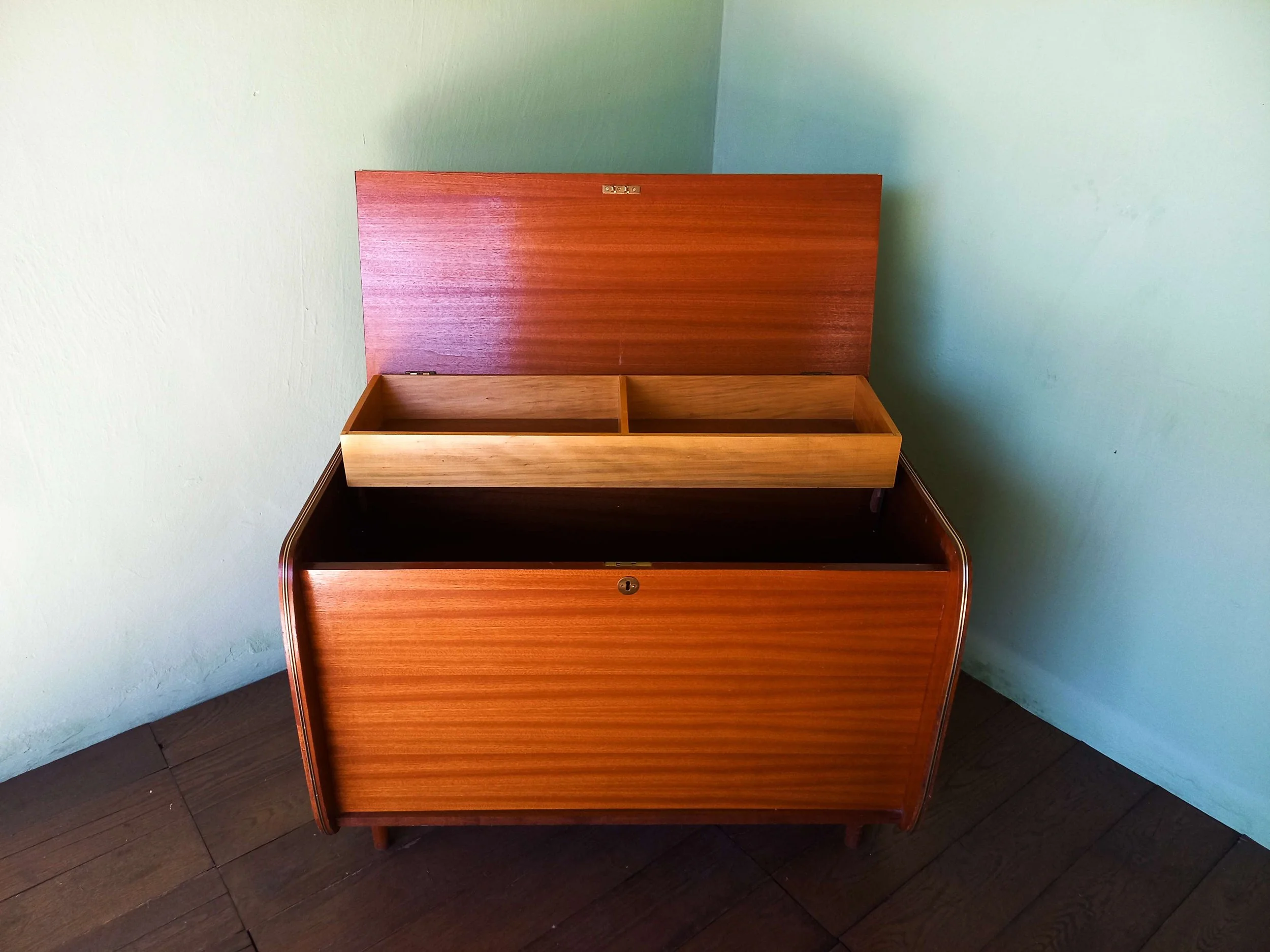 Modern Storage Trunk -03.jpg