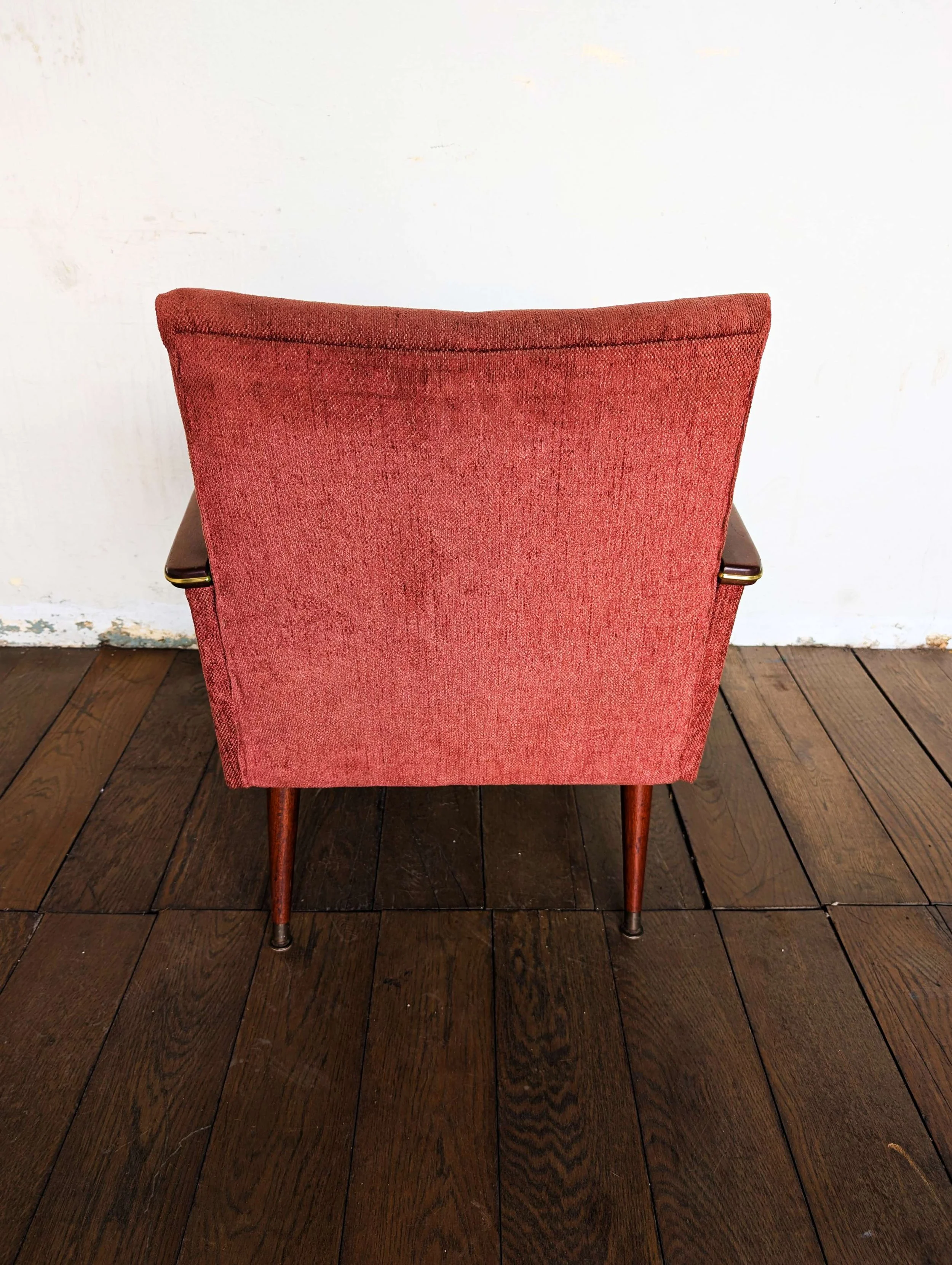 Occasional Chair - 01 (1).jpg