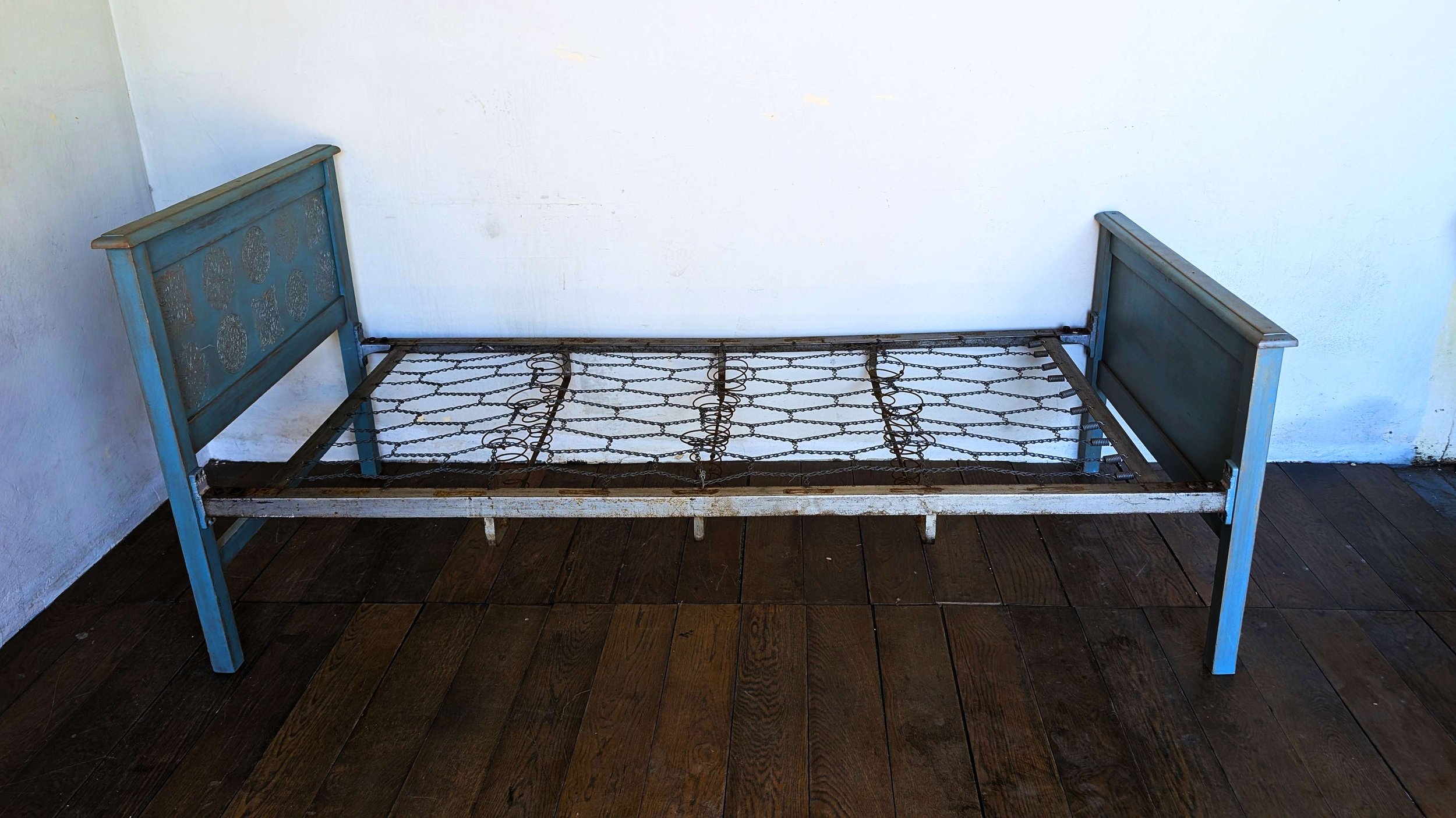 Steel single bed - 01.jpg