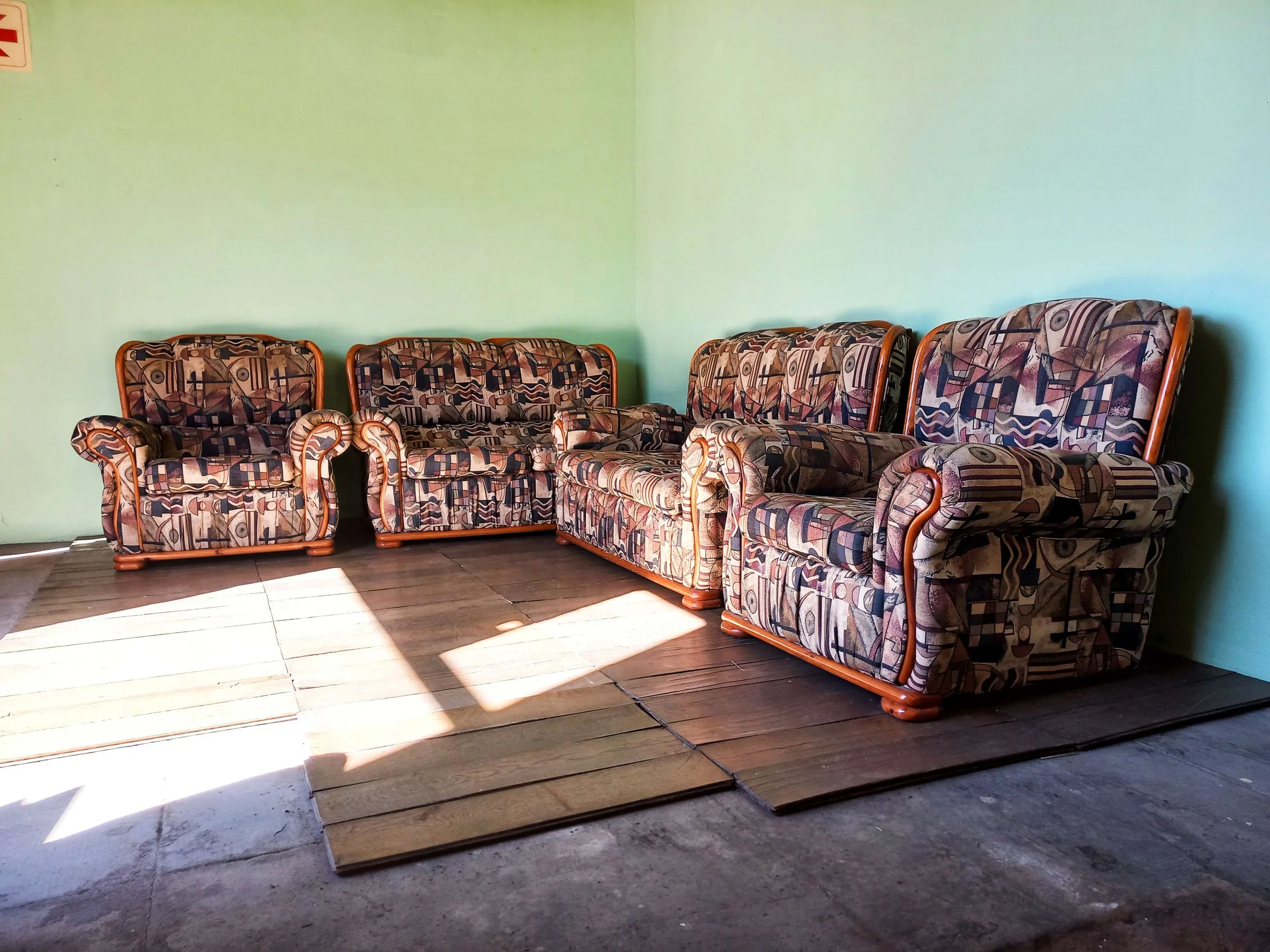 Set Couch- 1.jpg