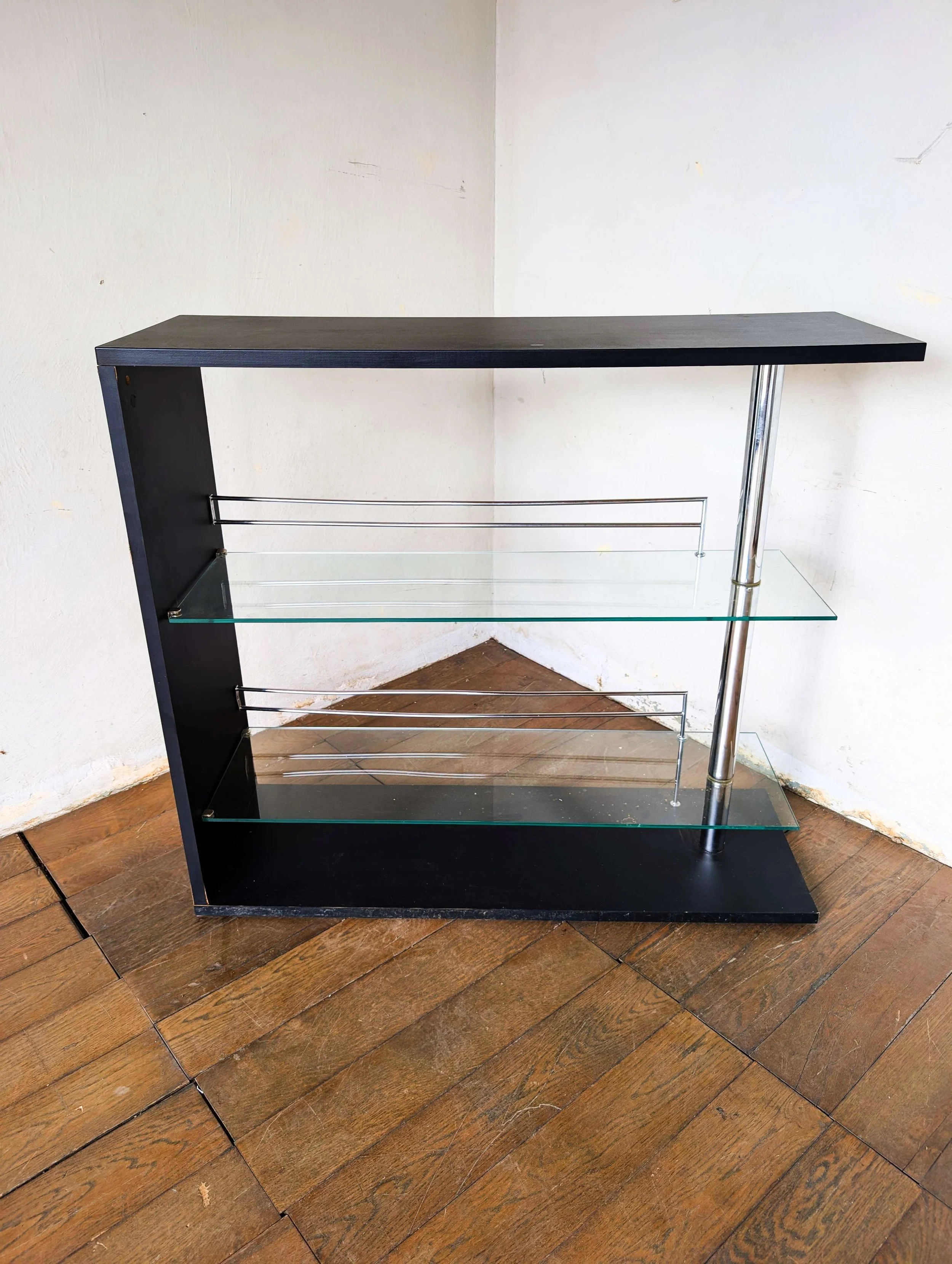 Glass Cabinet - 01.jpg