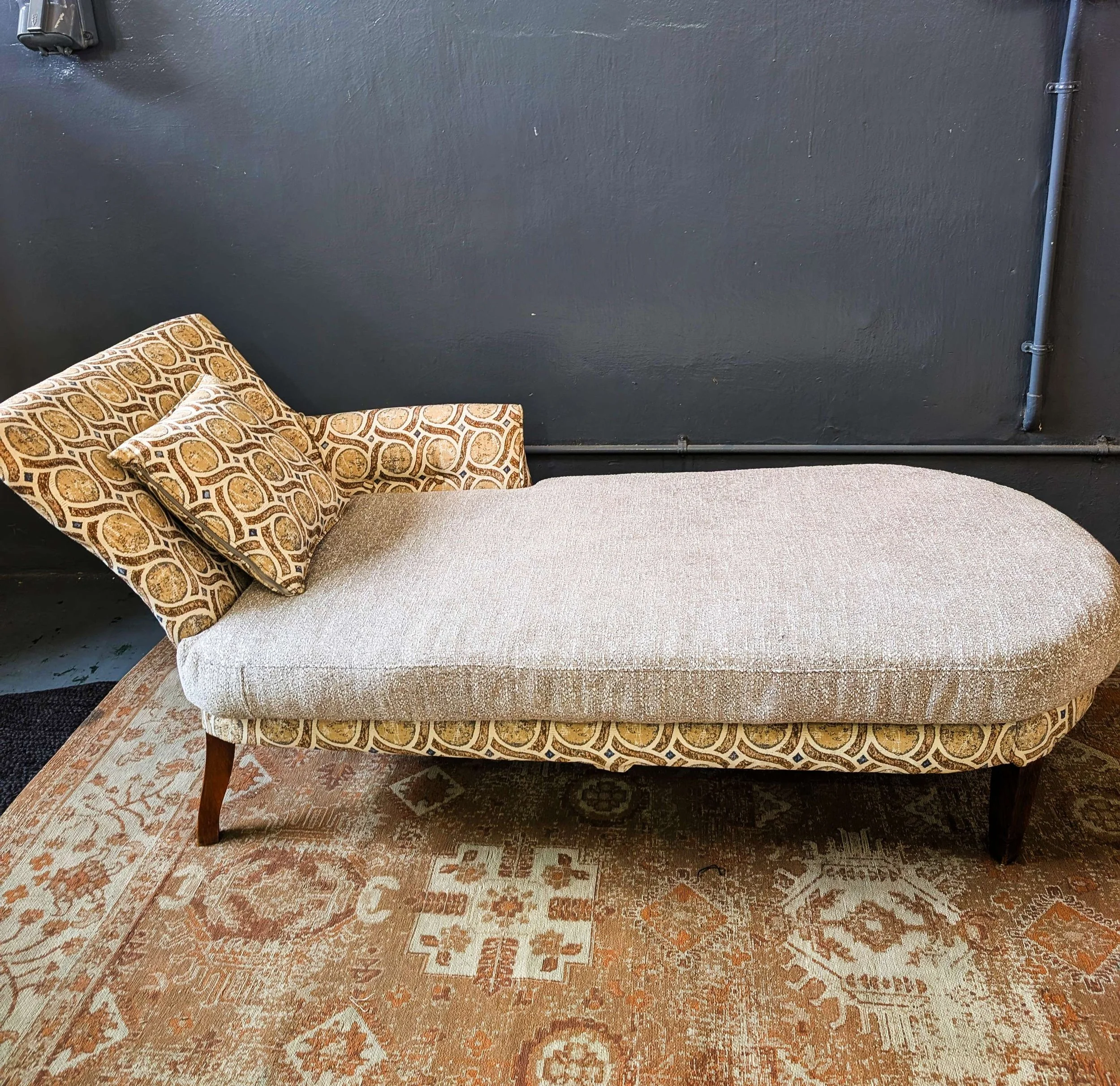 Occasional Day Bed - 02977