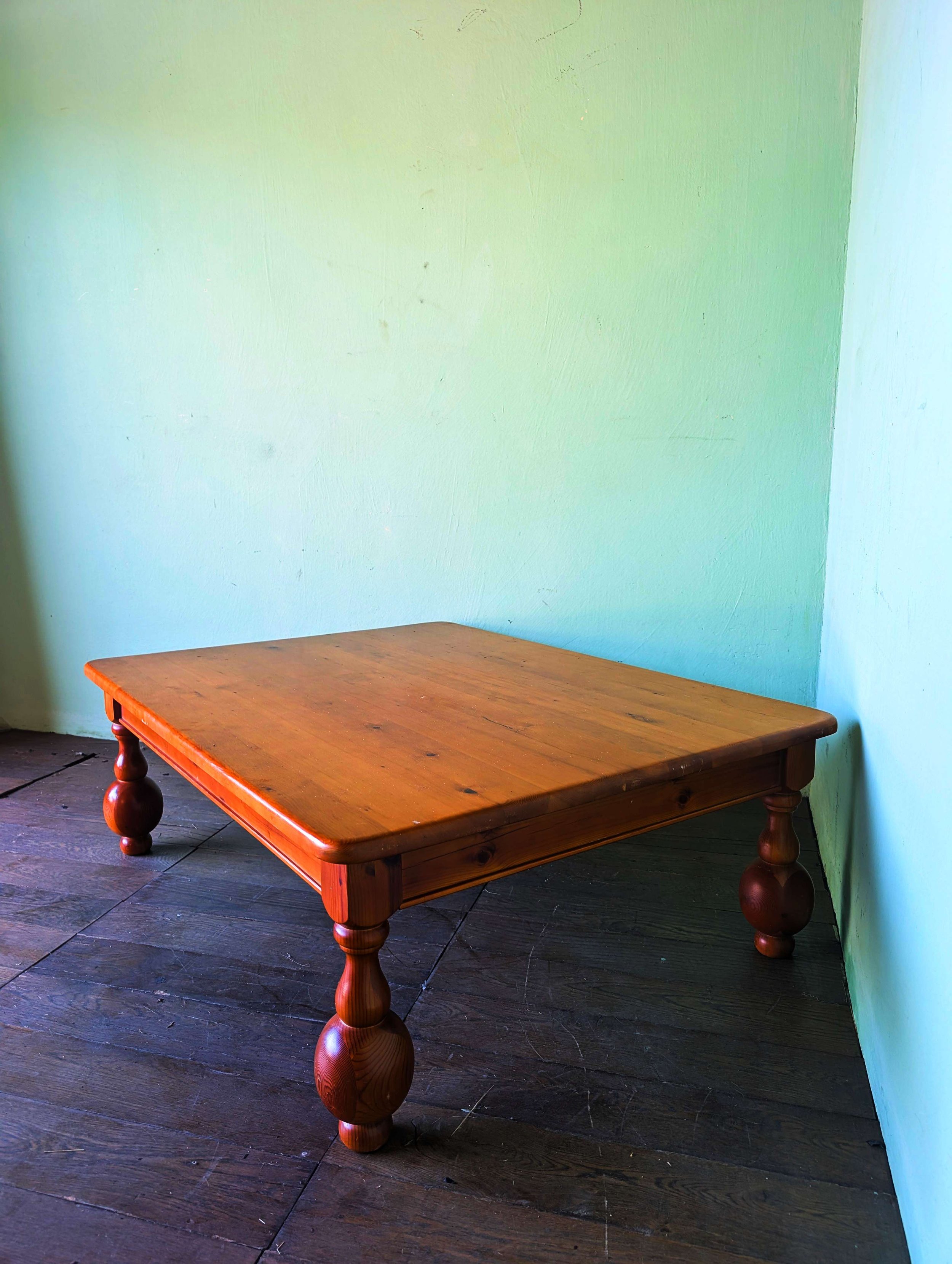 Coffee Table - 03.jpg