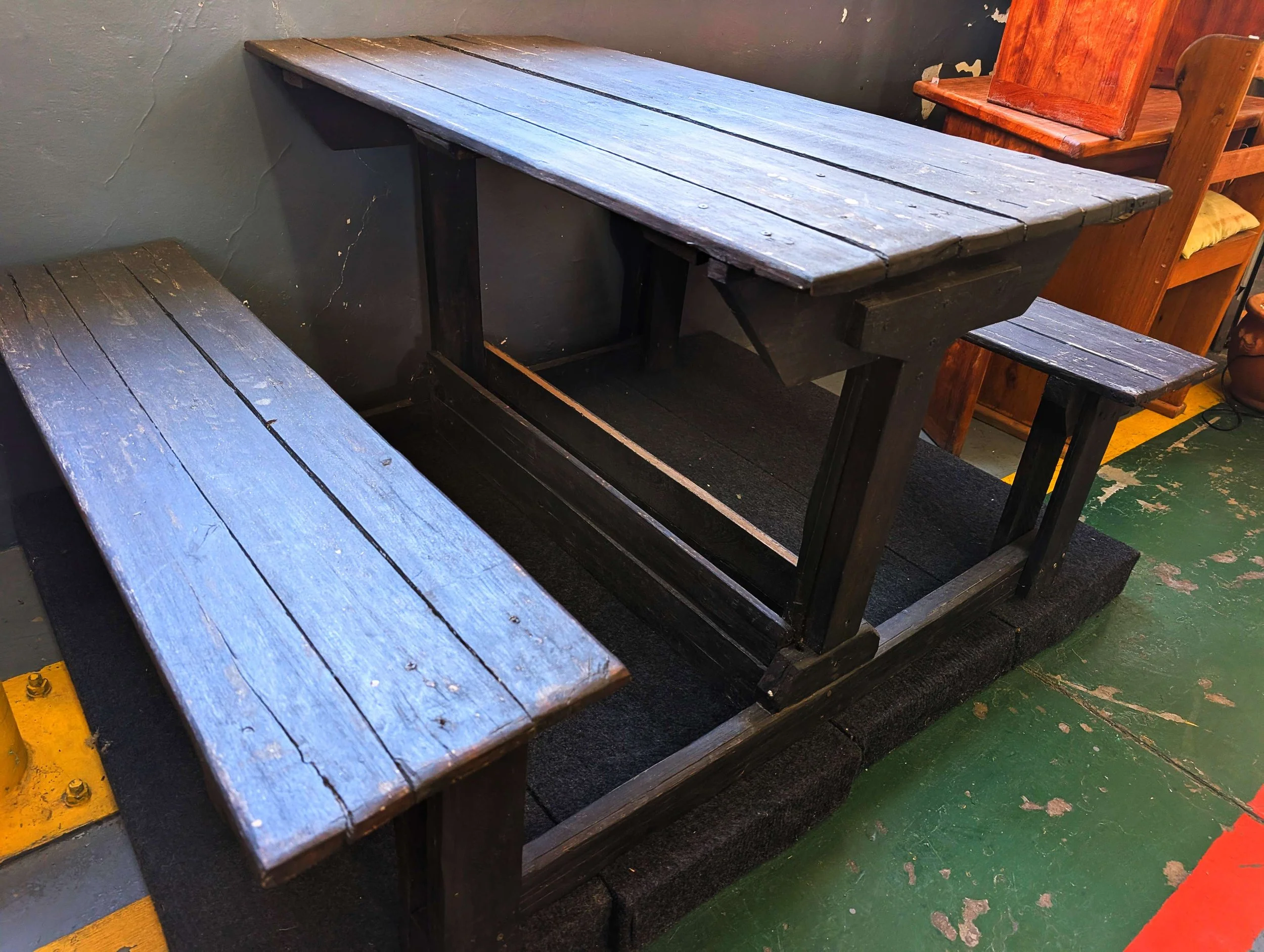 Bench - 02.jpg