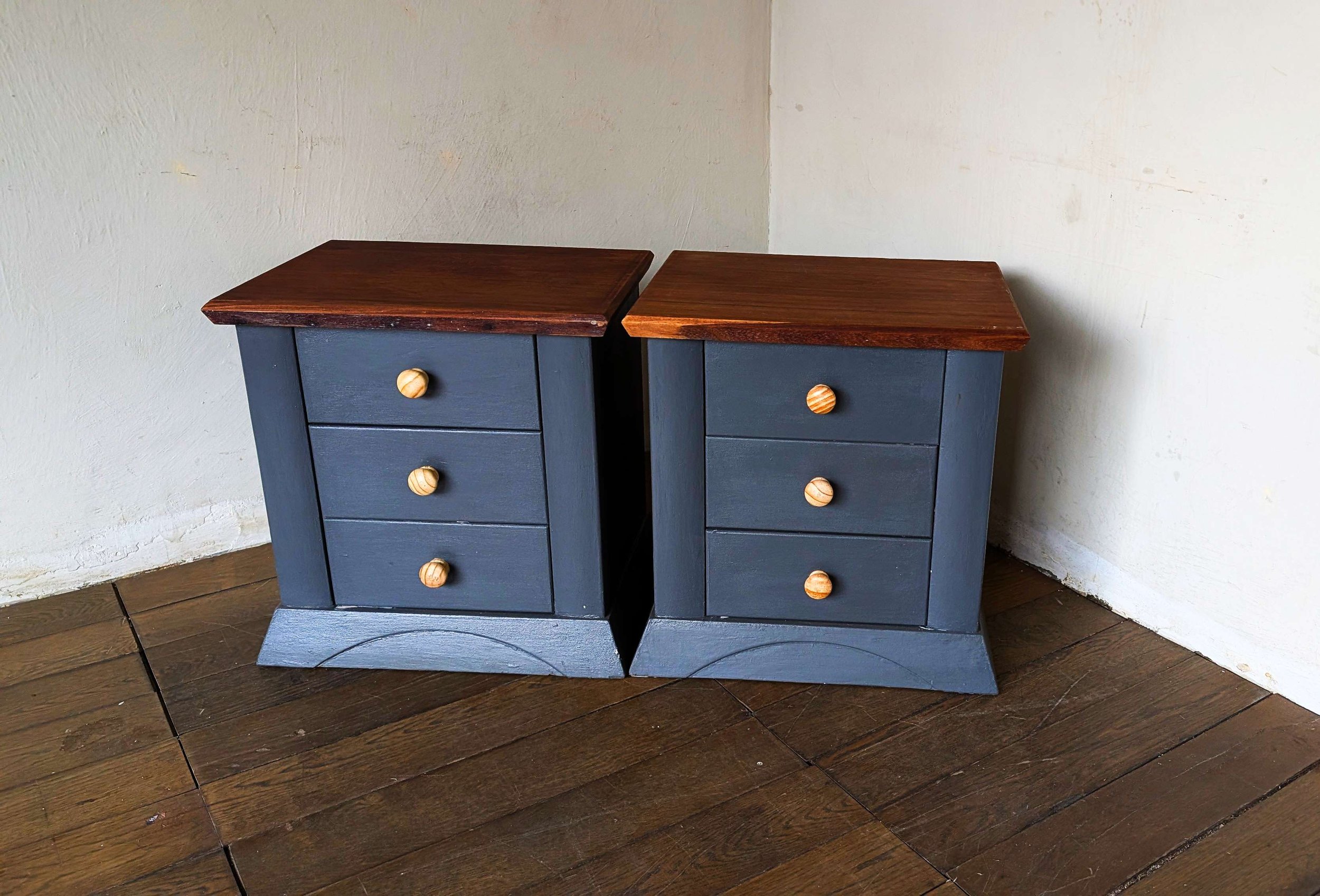 Bedside Tables - 02.jpg