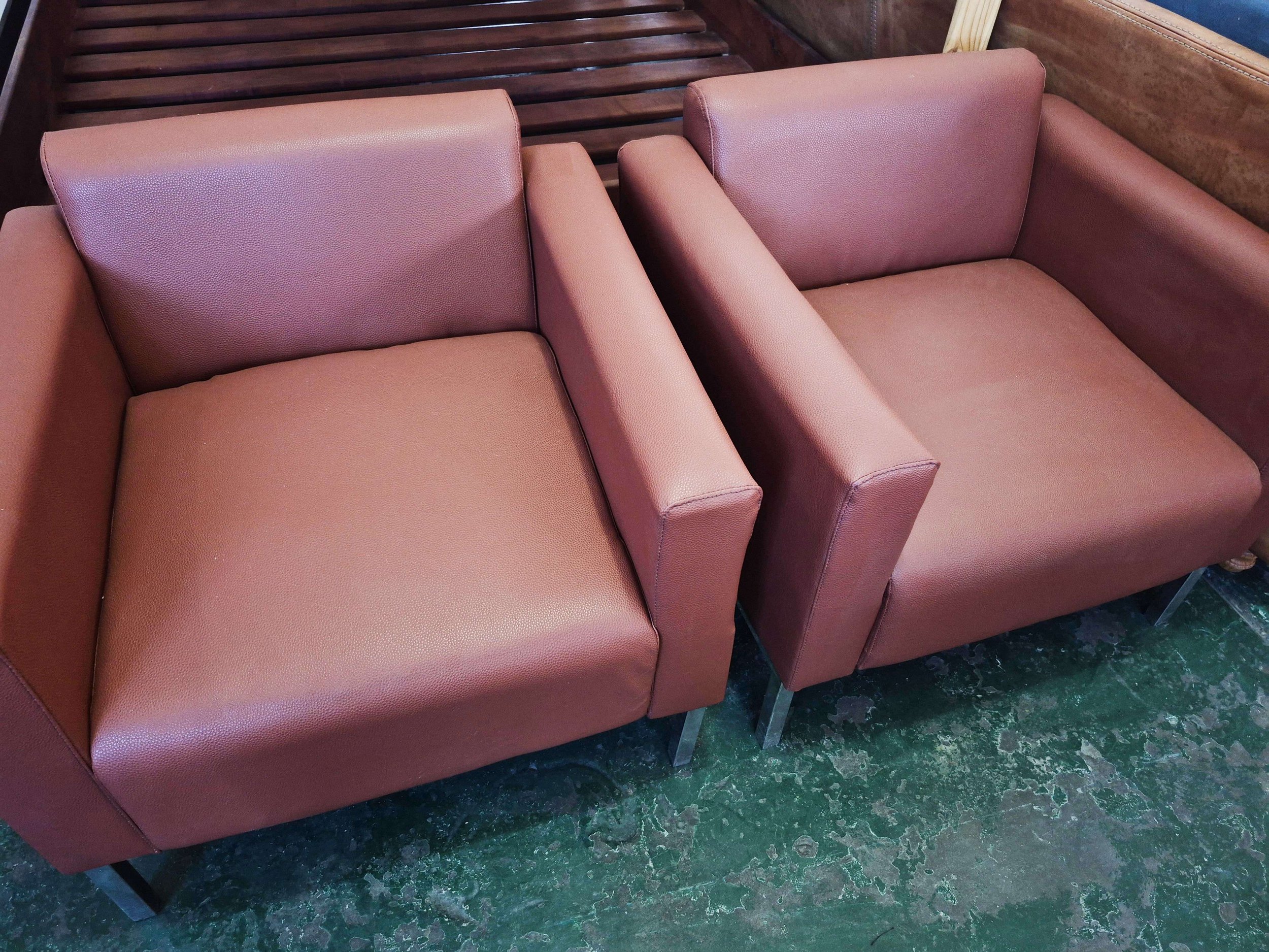 Brown Couch - 01.jpg