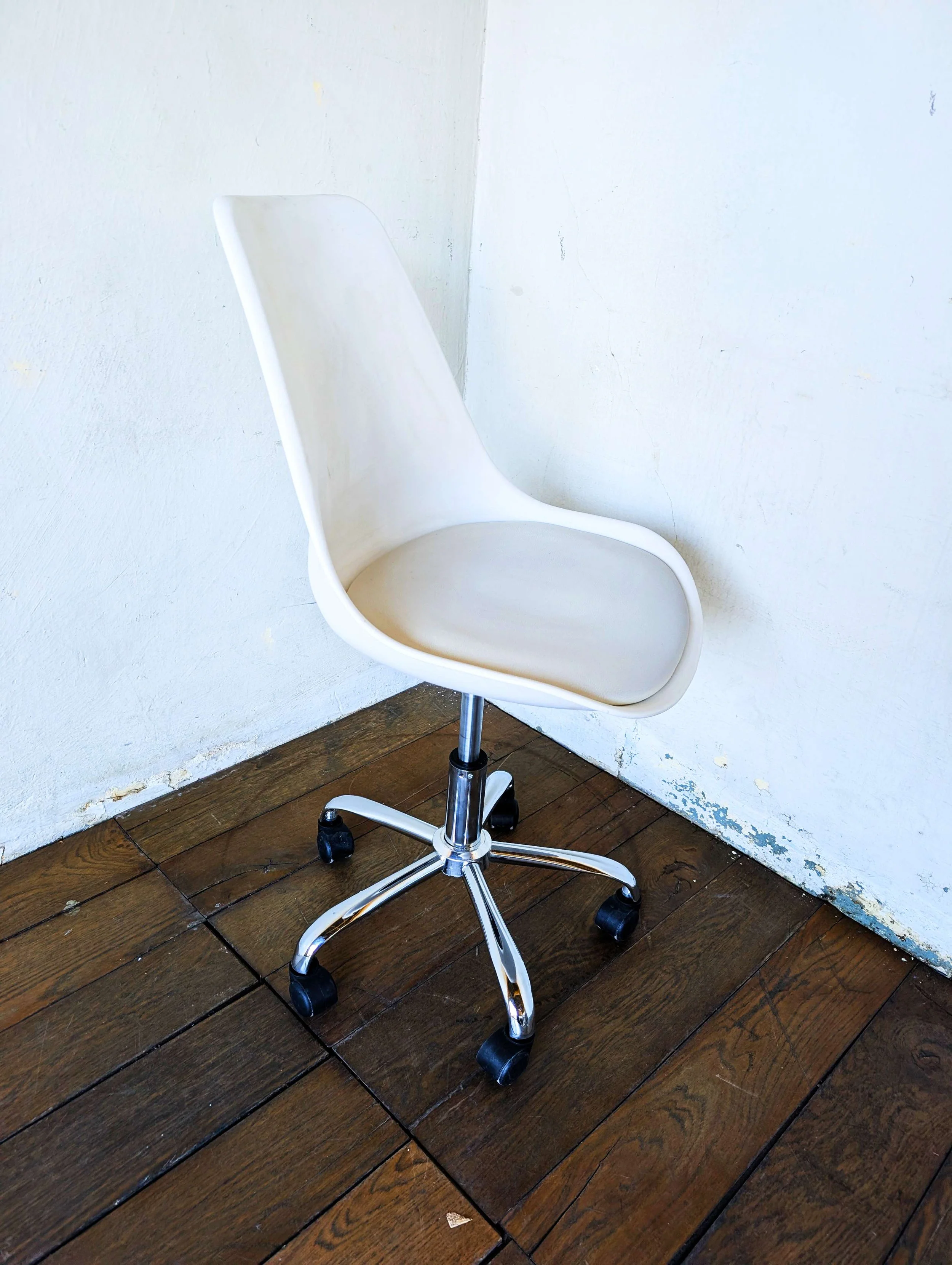 White C-03.jpg