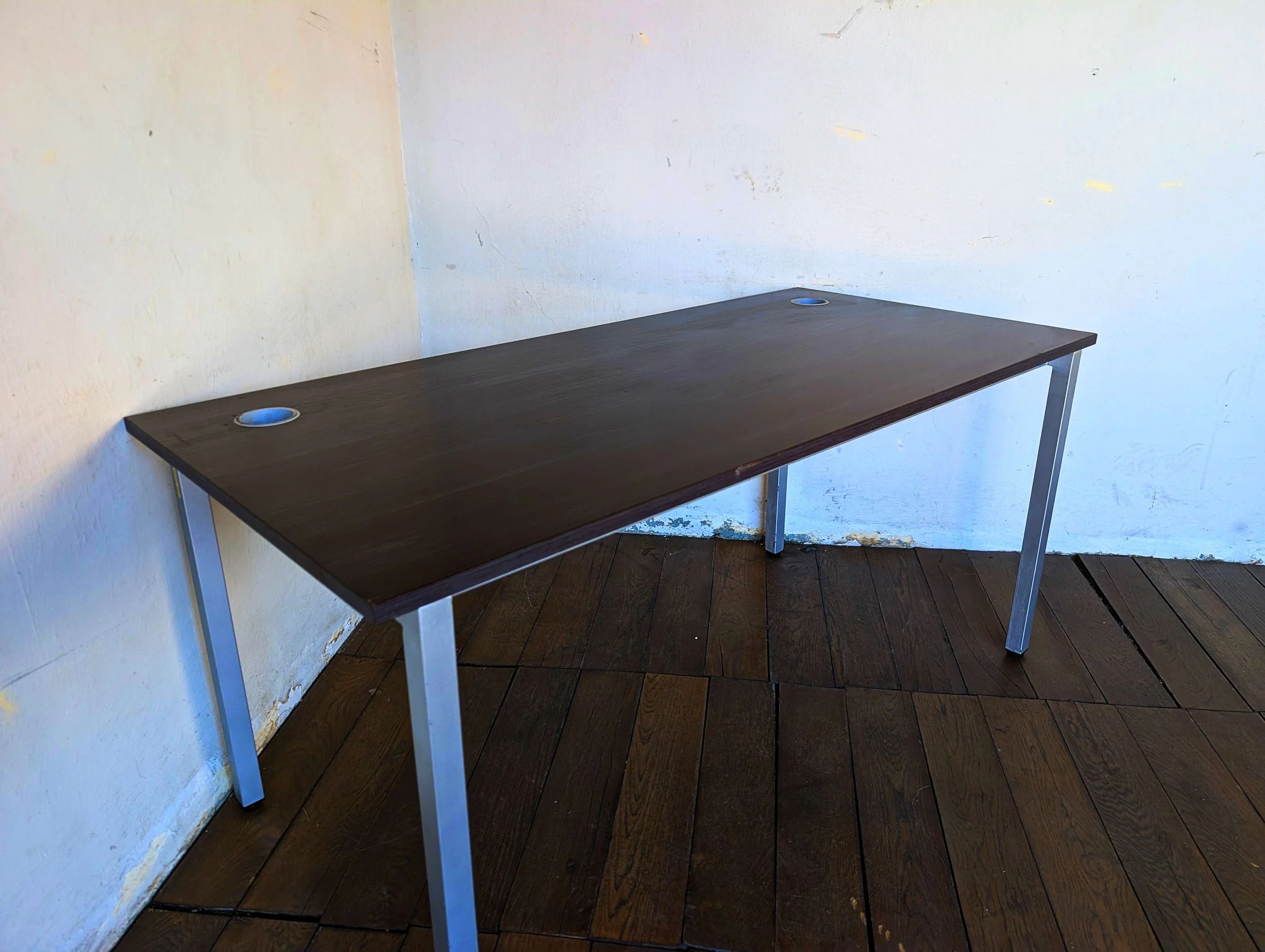 Office Table - 02.jpg
