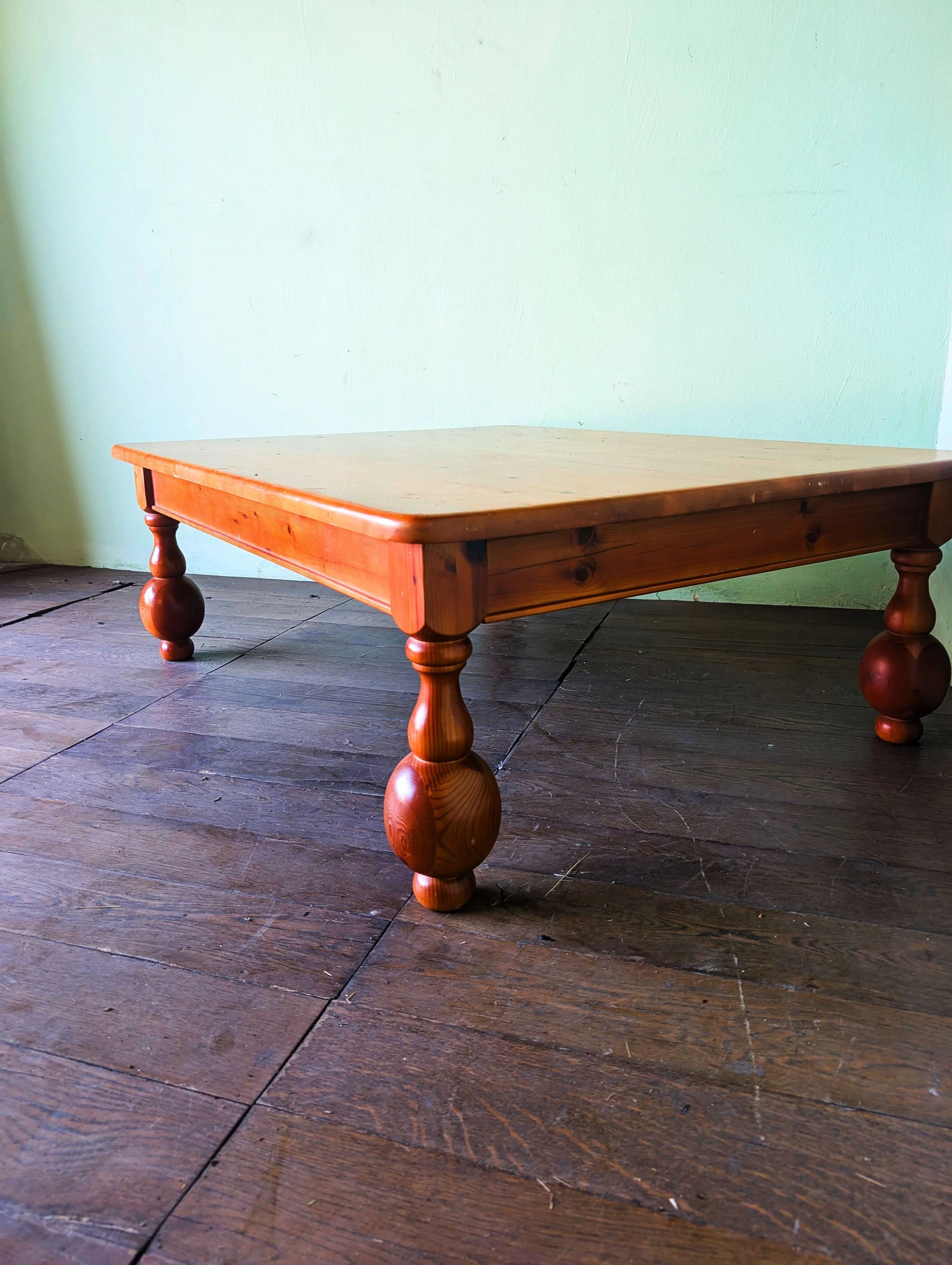 Coffee Table - 02.jpg