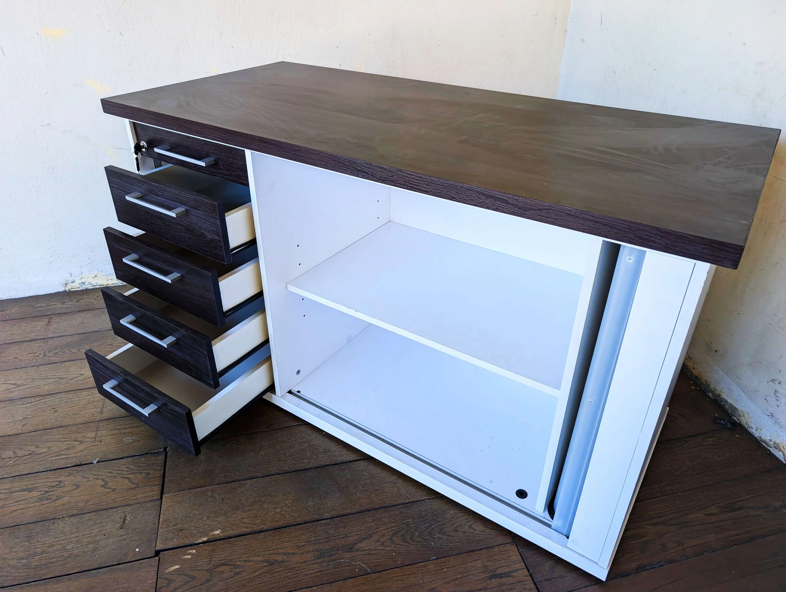 Credenza - 03.jpg