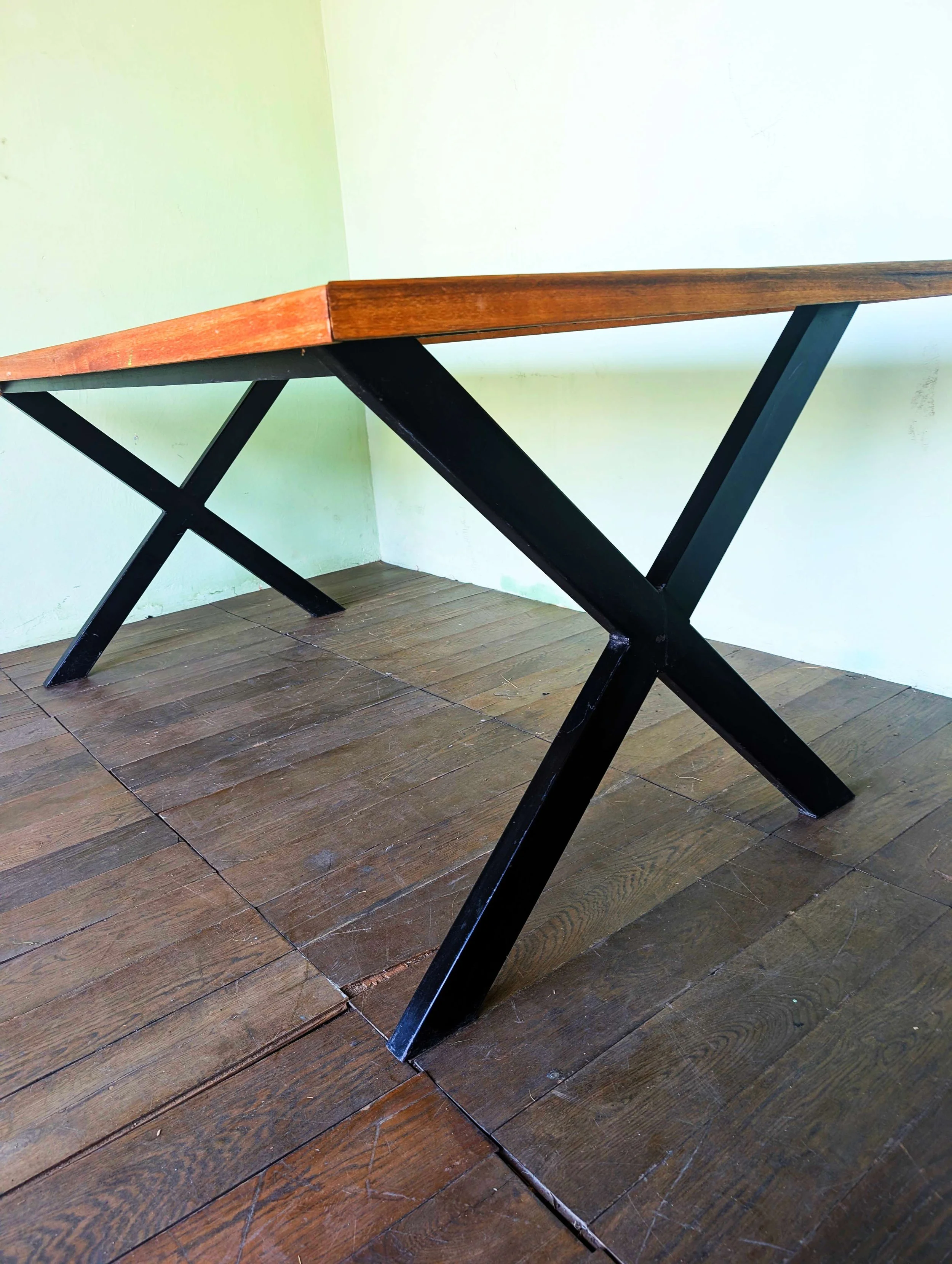 Dining Table - 01.jpg