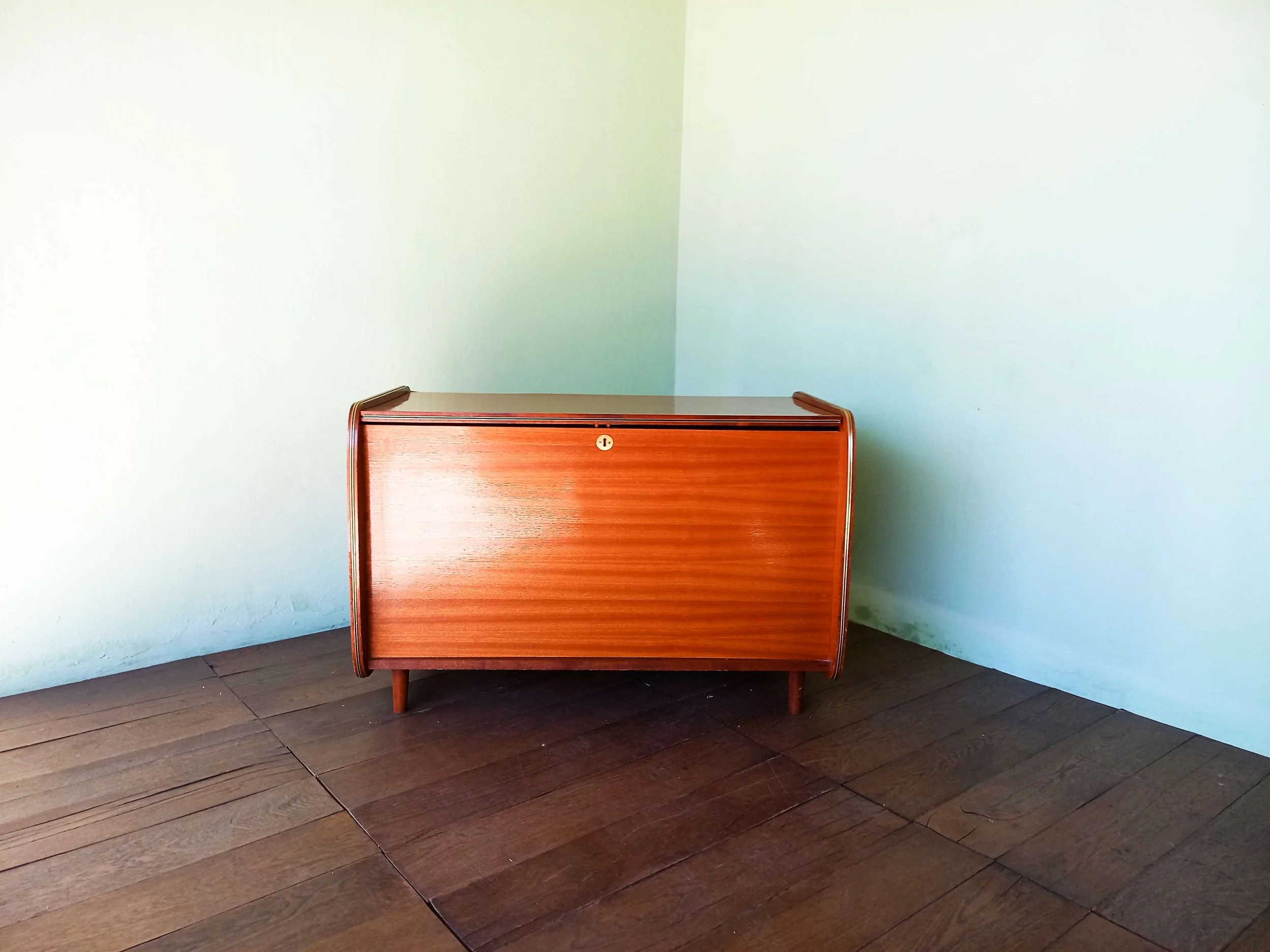 Modern Storage Trunk - 01.jpg