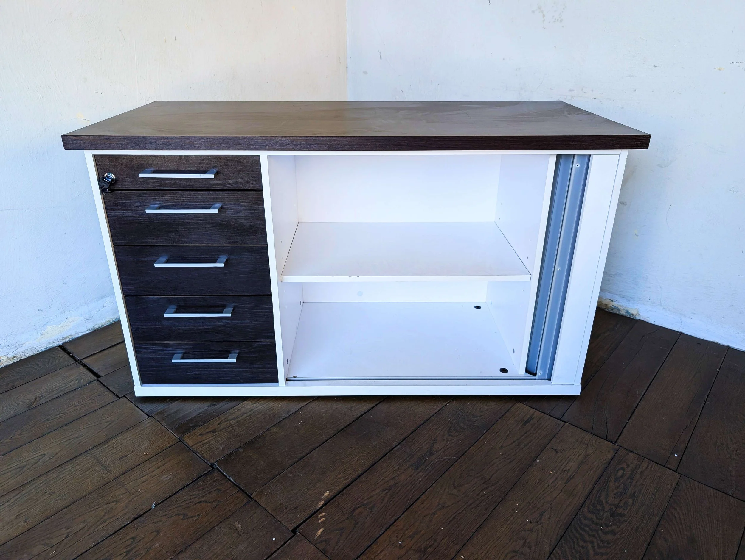 Credenza - 01.jpg