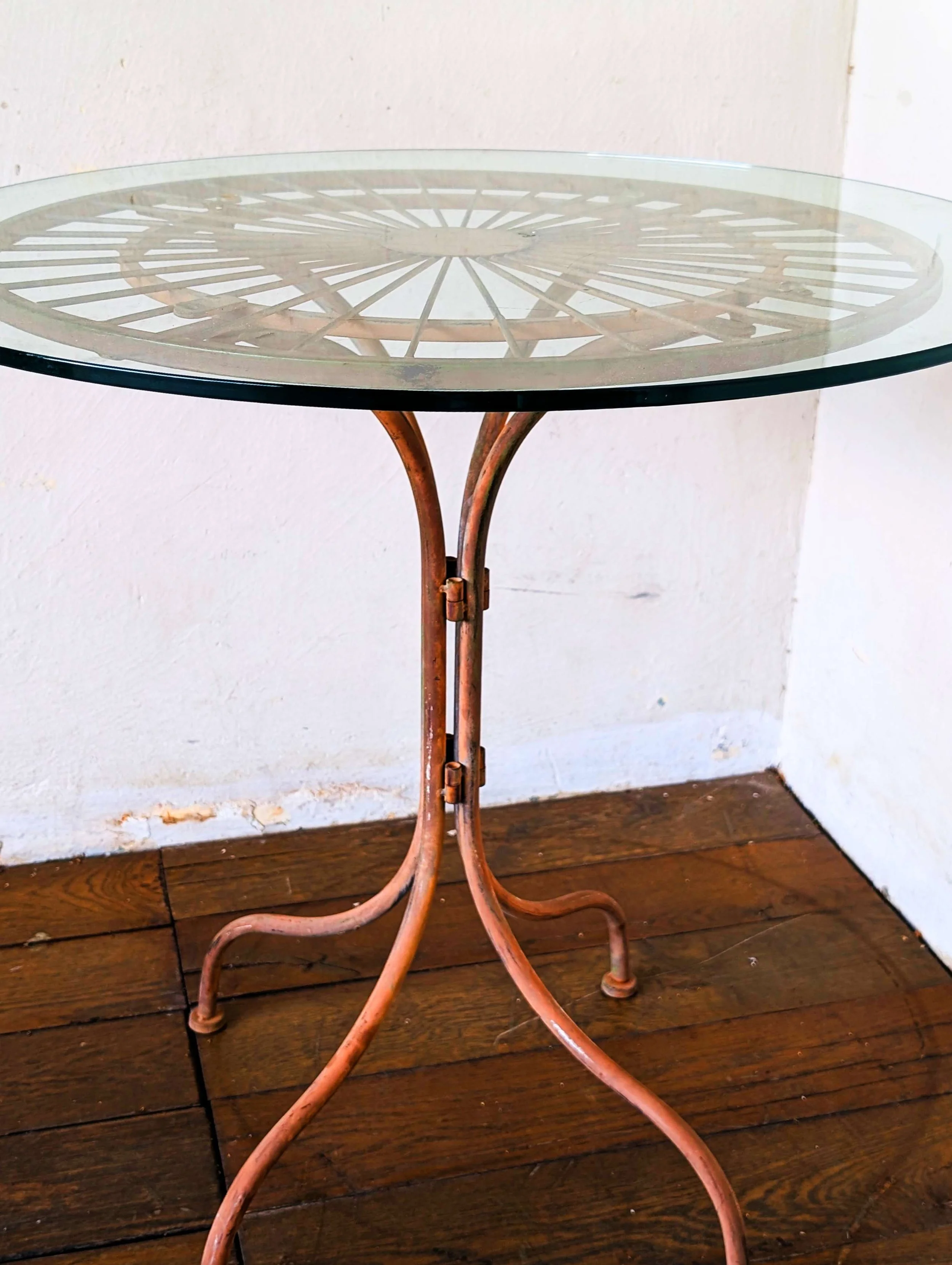 Round Glass - 03.jpg