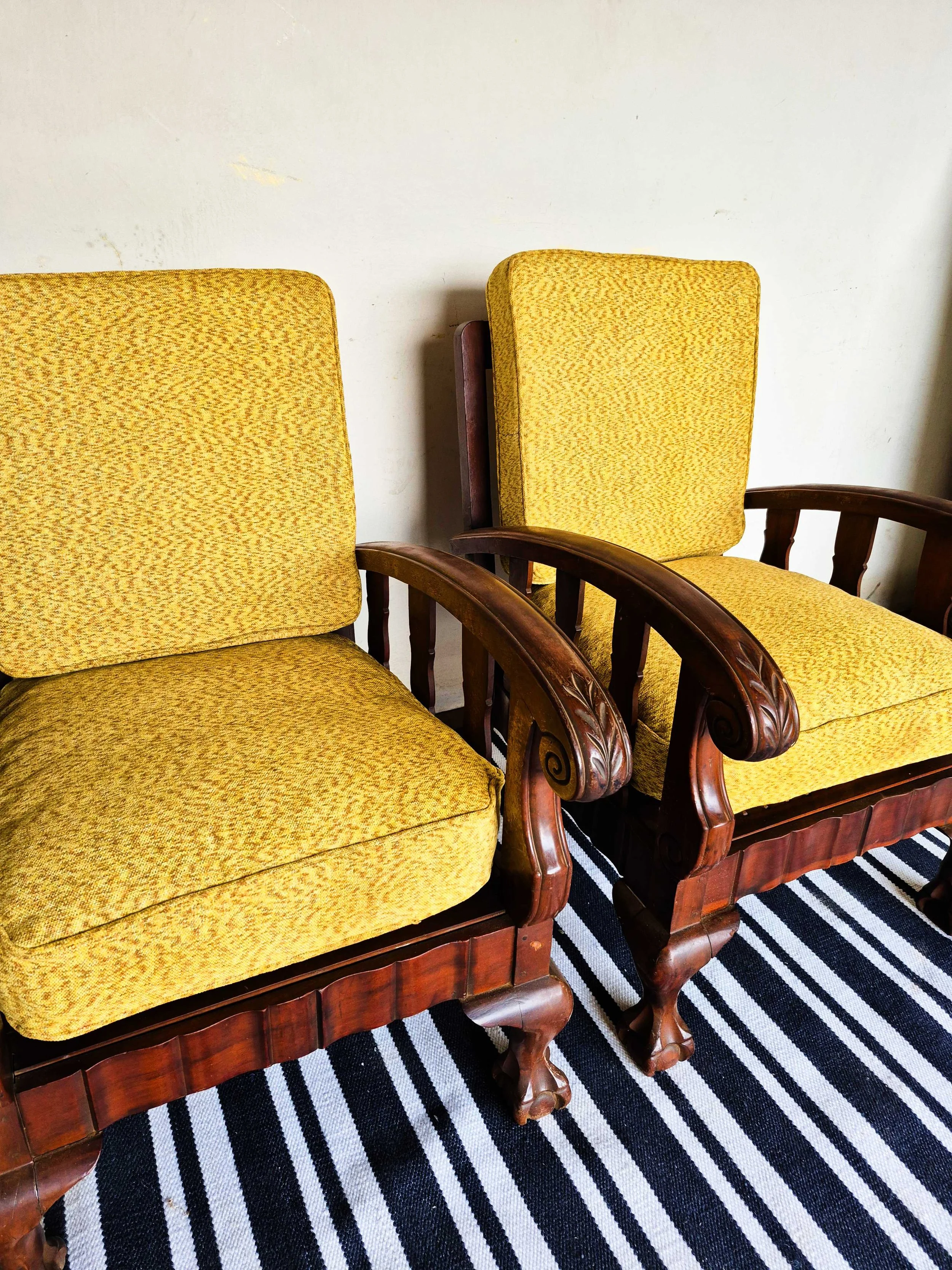Wooden Chair - 01.jpg