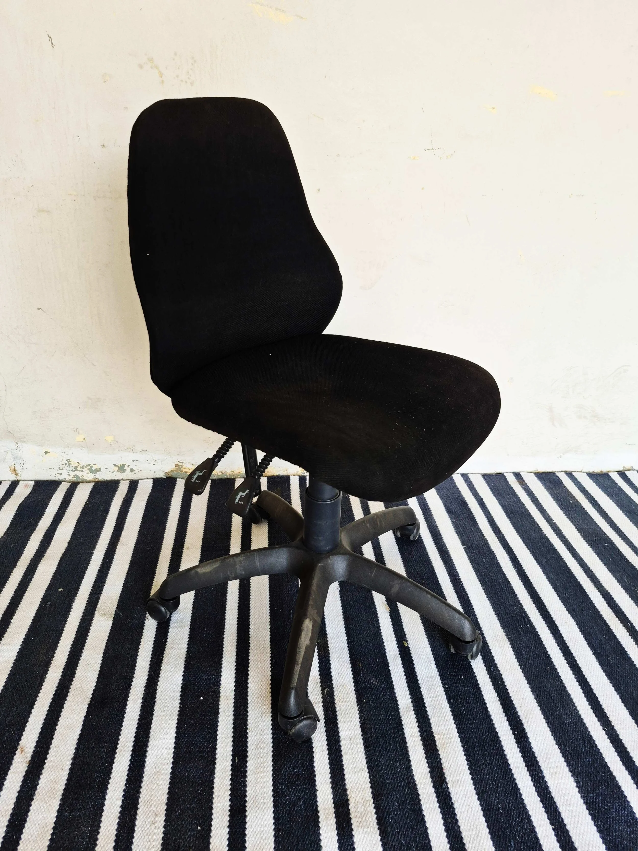 Black Office - 01.jpg