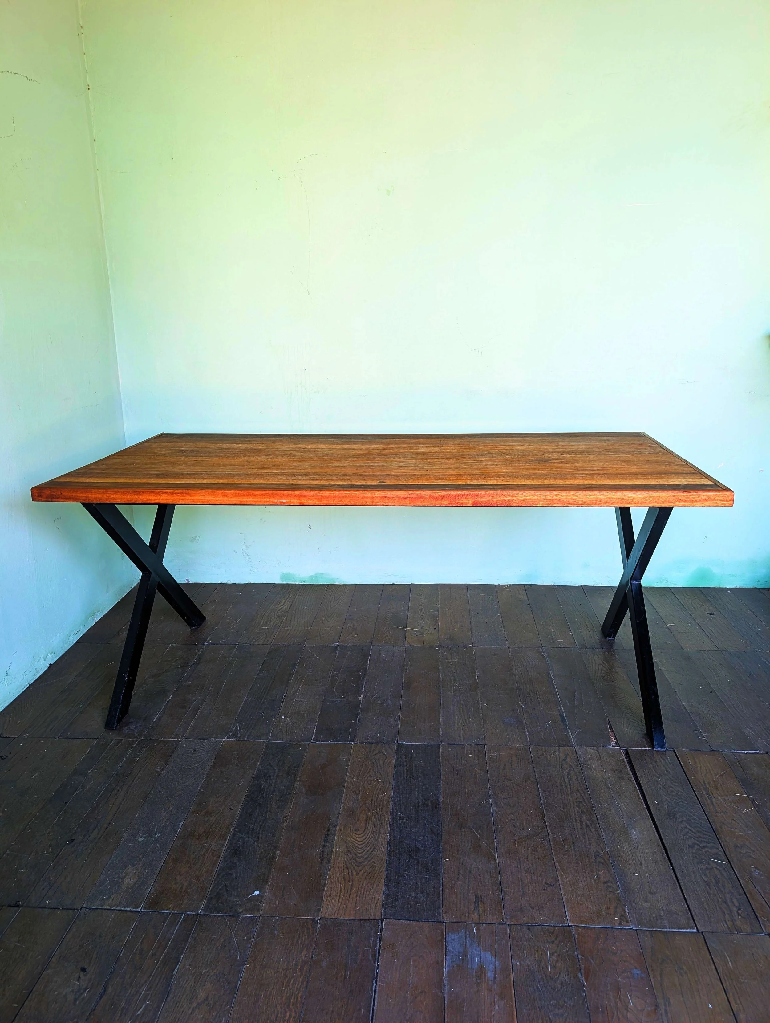 Dining Table - 03.jpg