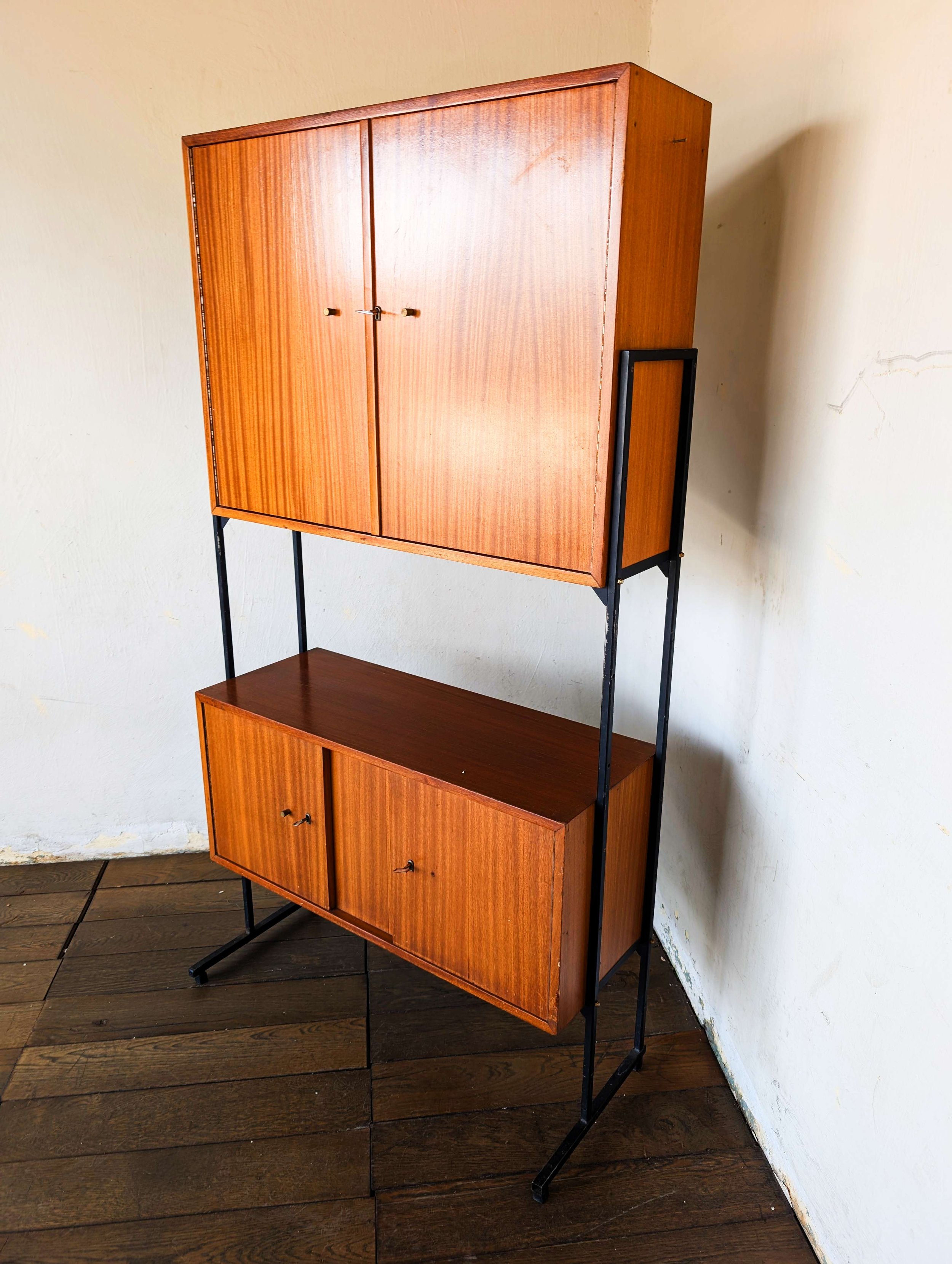 Wooden Cupboard - 03.jpg