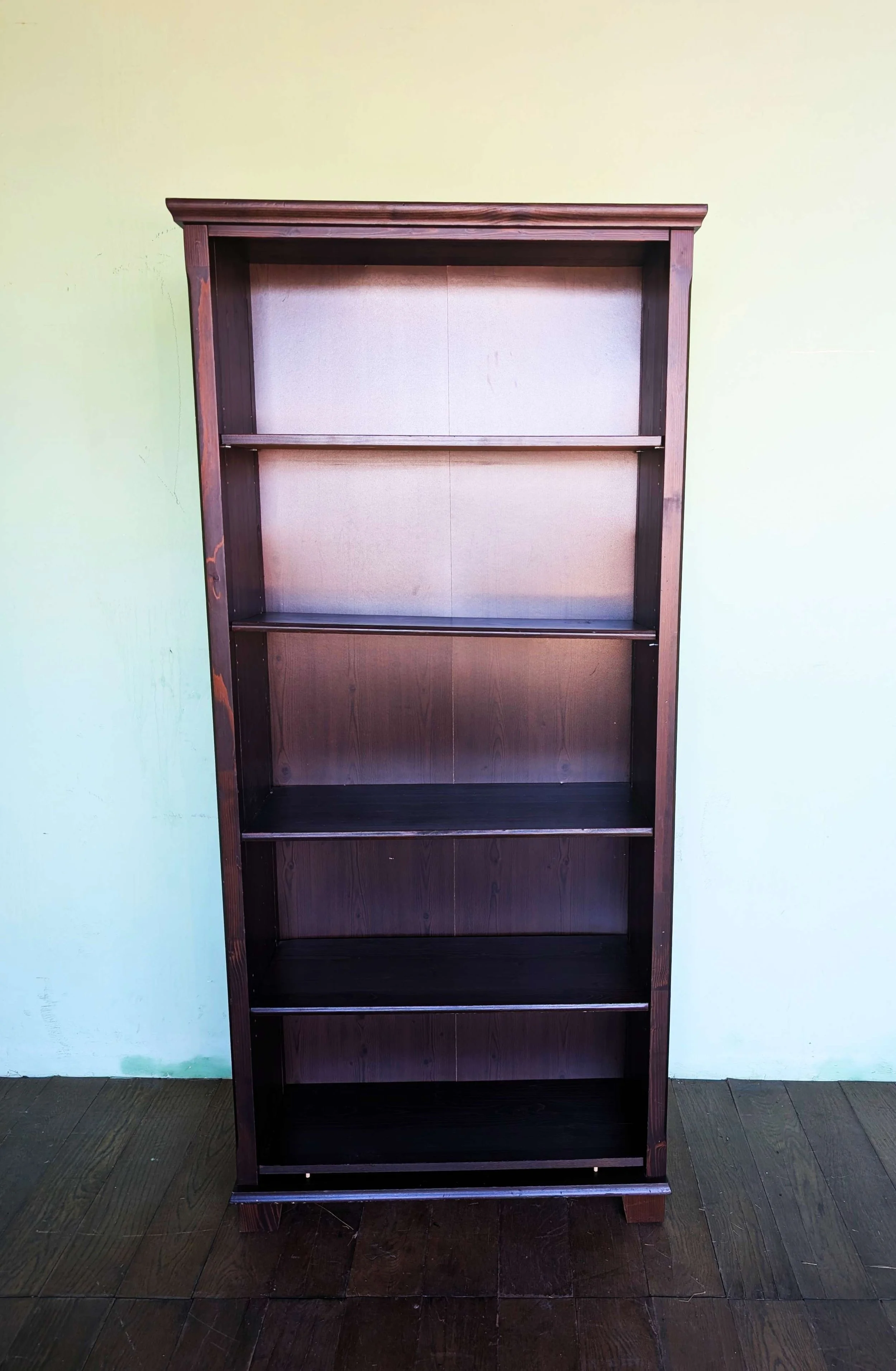 Book Shelf - 02.jpg