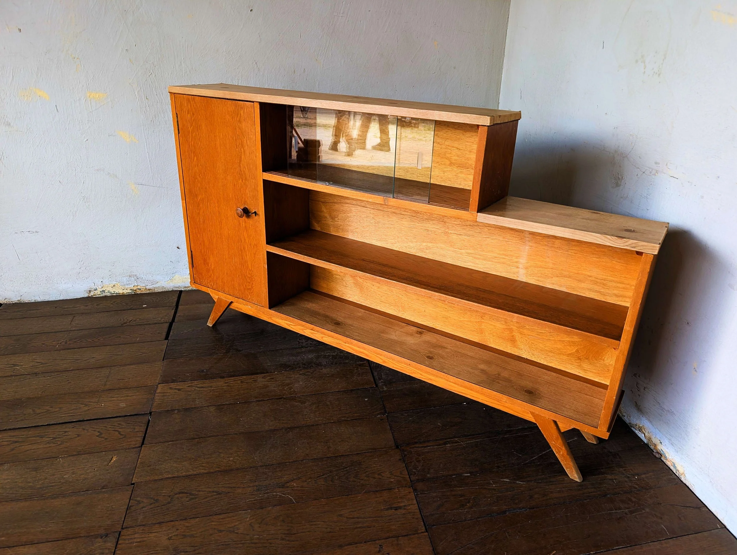 Wooden Cupboard - 02.jpg