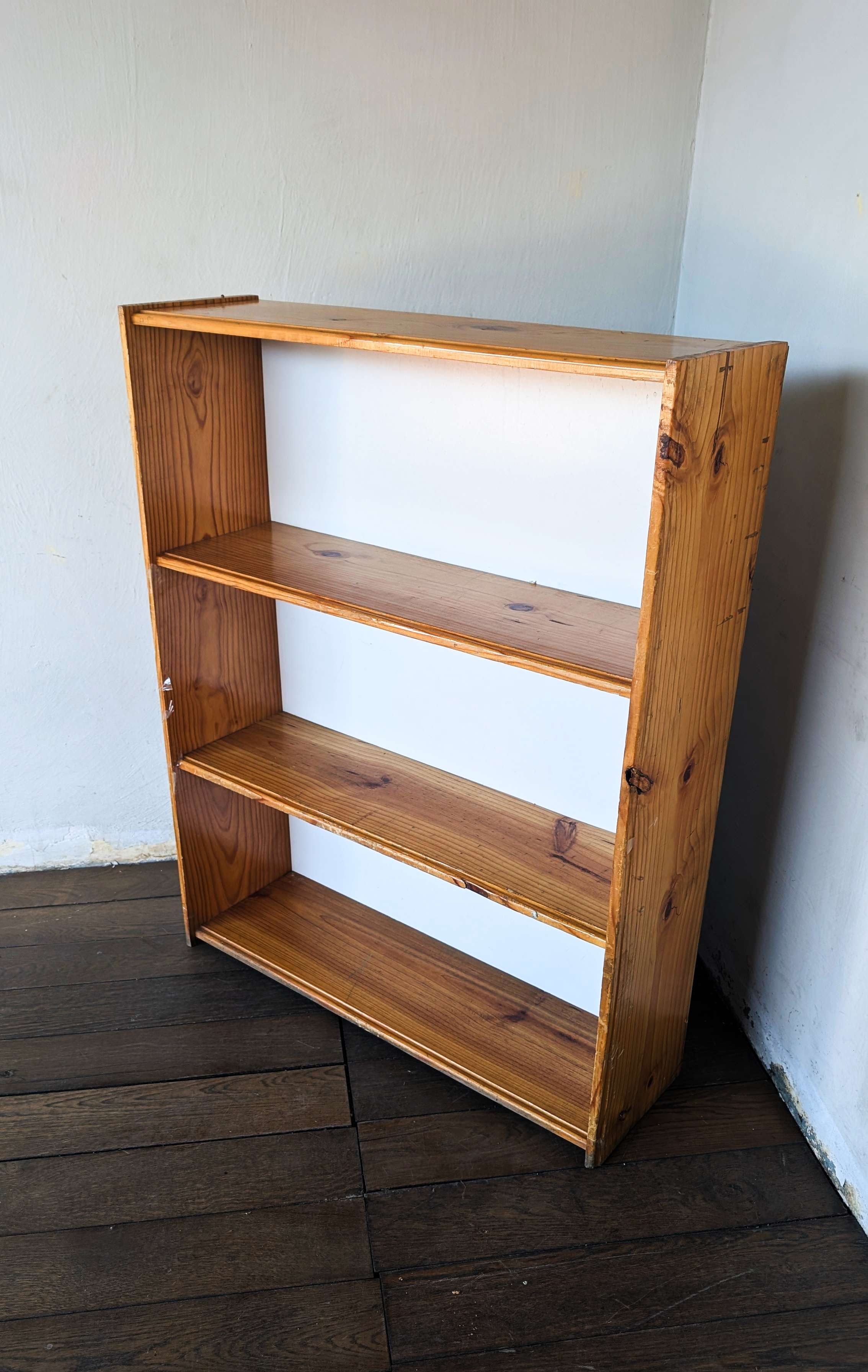 Book Shelf - 02.jpg