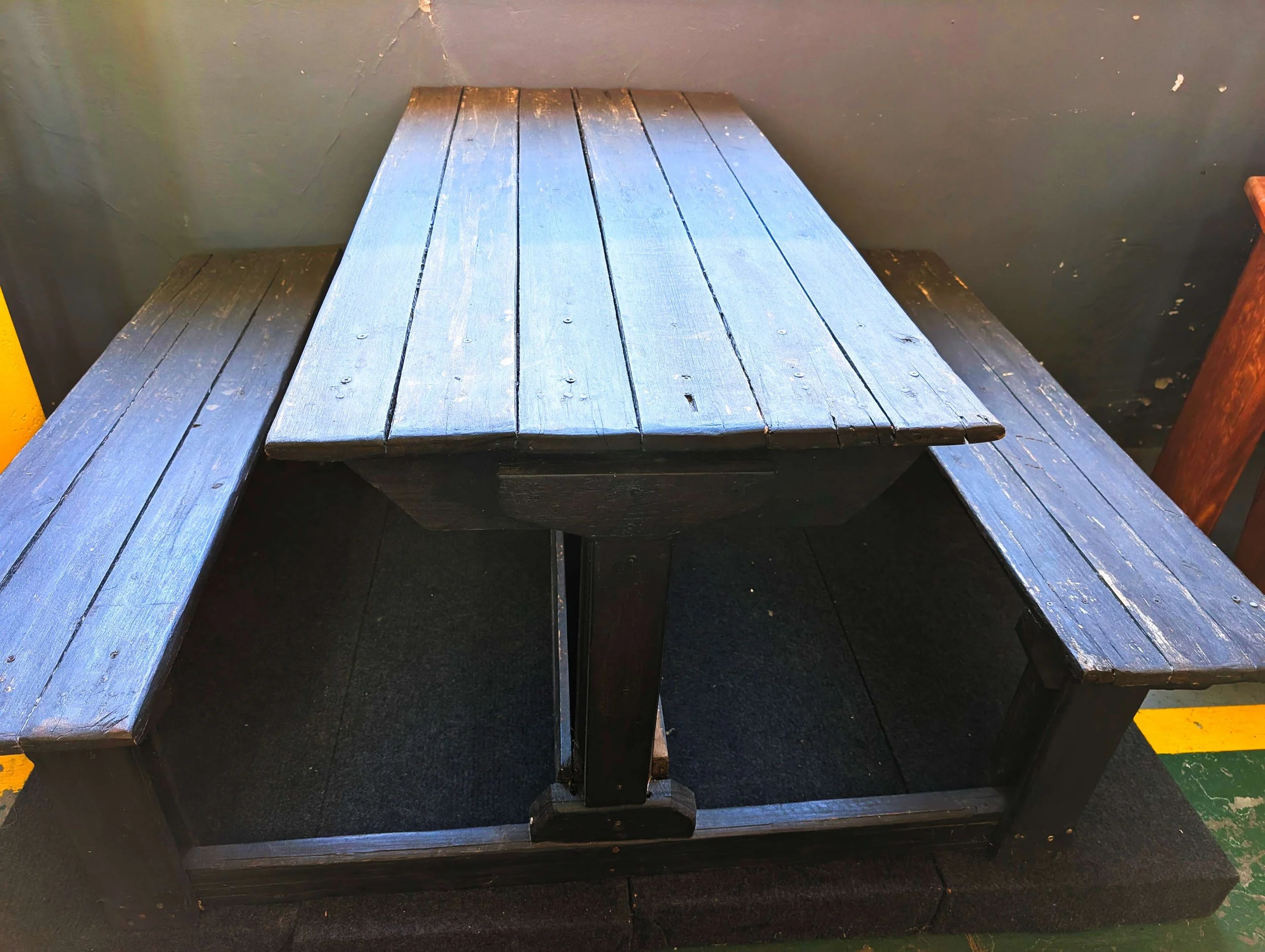 Bench - 01.jpg
