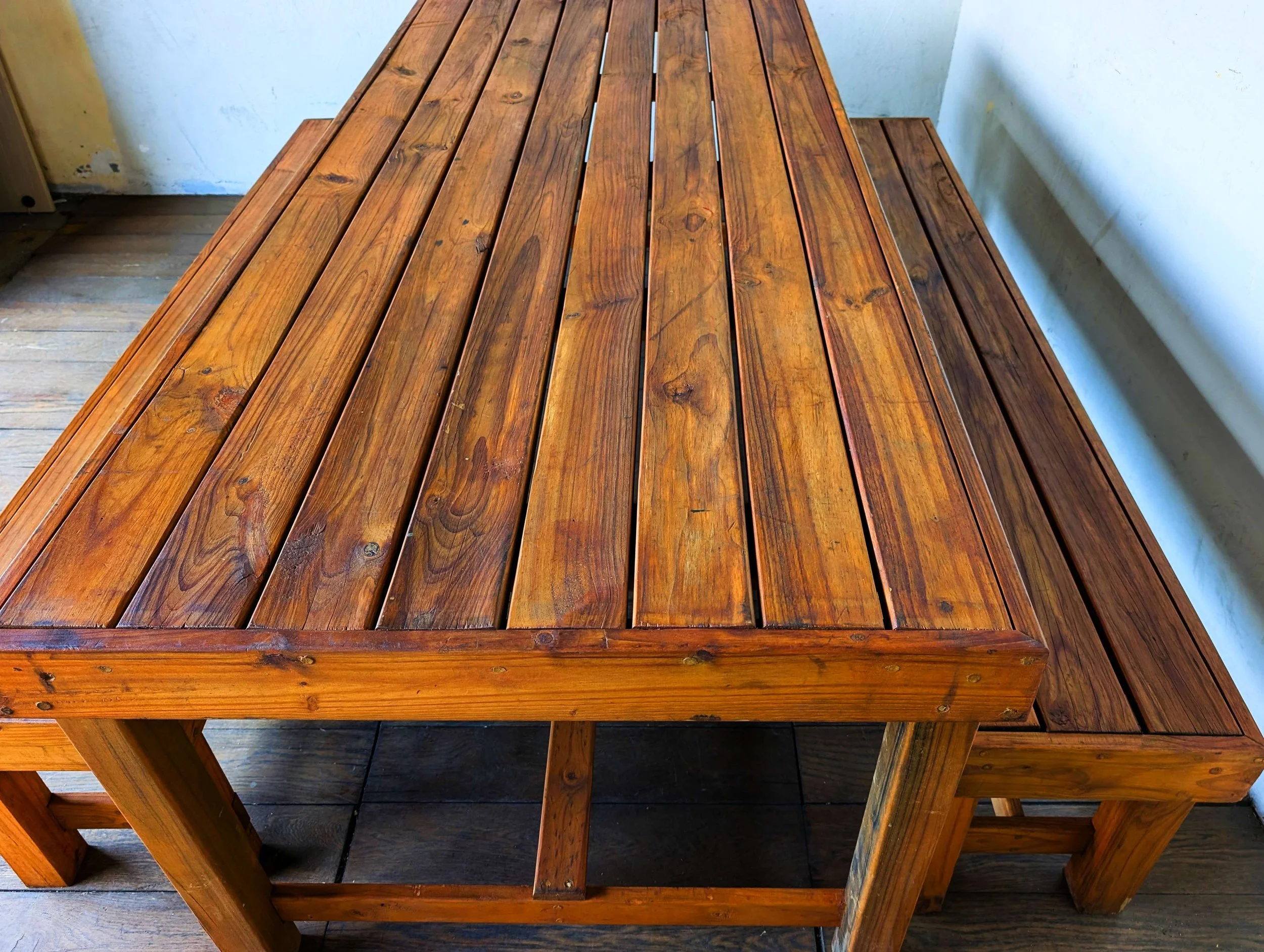 Table with 2 benches - 04.jpg