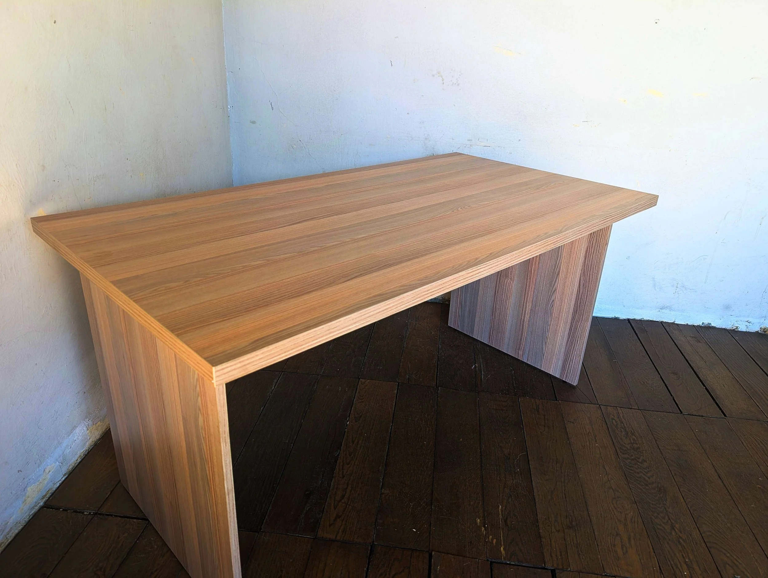 Office Desk A - 02.jpg